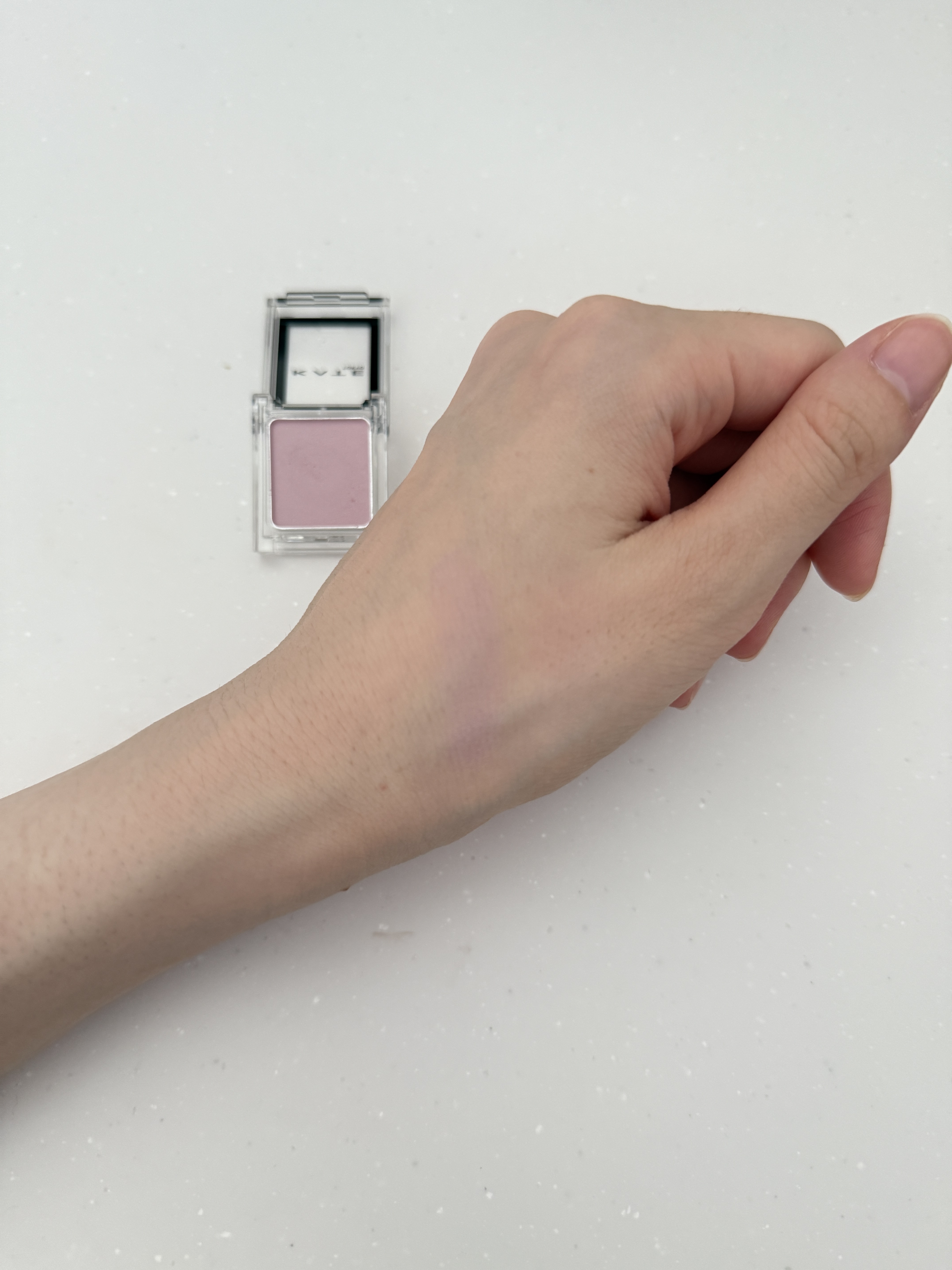 ケイト ザ アイカラー 070【マット】フォグピンク/KATE/単色アイシャドウを使ったクチコミ（2枚目）