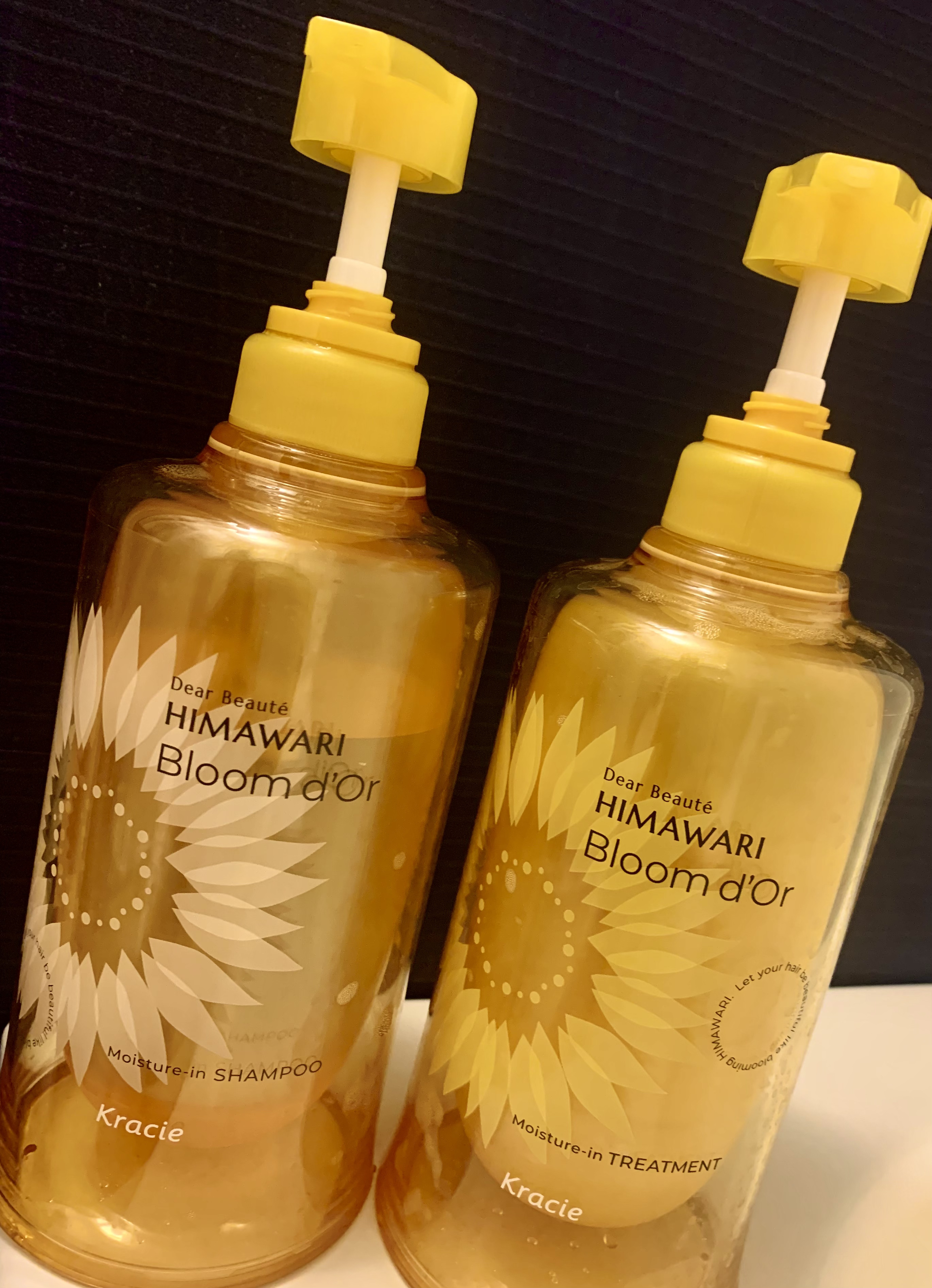 使ってみた！超正直レビュー🫧🛁

🌻ディアボーテ🌻
ブルームドール モイスチャーイン 
シャンプー/トリートメント

シャンプー 390ｍL 
トリートメント 390g 
(未発売)9月22日発売


「ディア