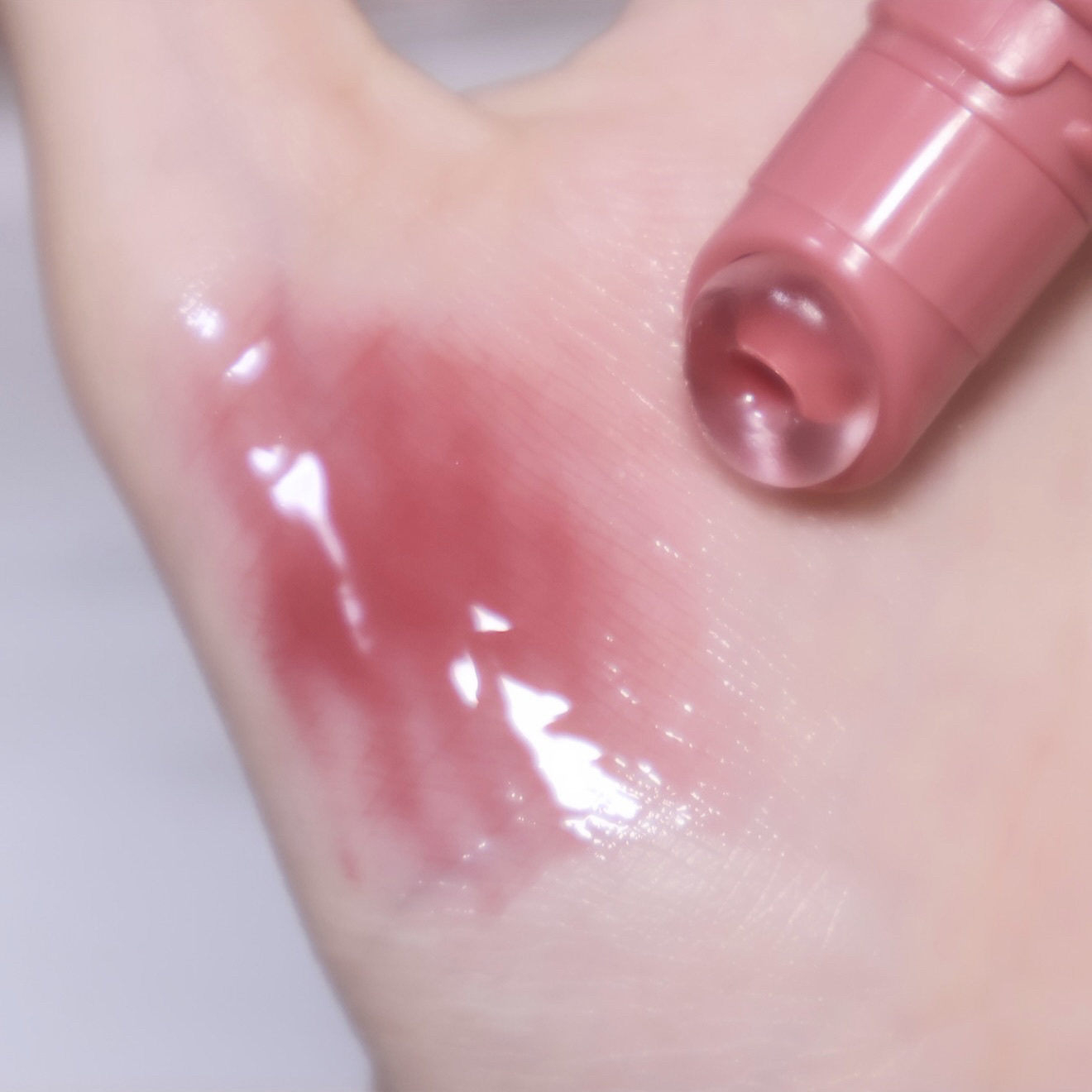 フルーティーリップグローショナー #706 スティーラー/Laka/リップグロスを使ったクチコミ（1枚目）