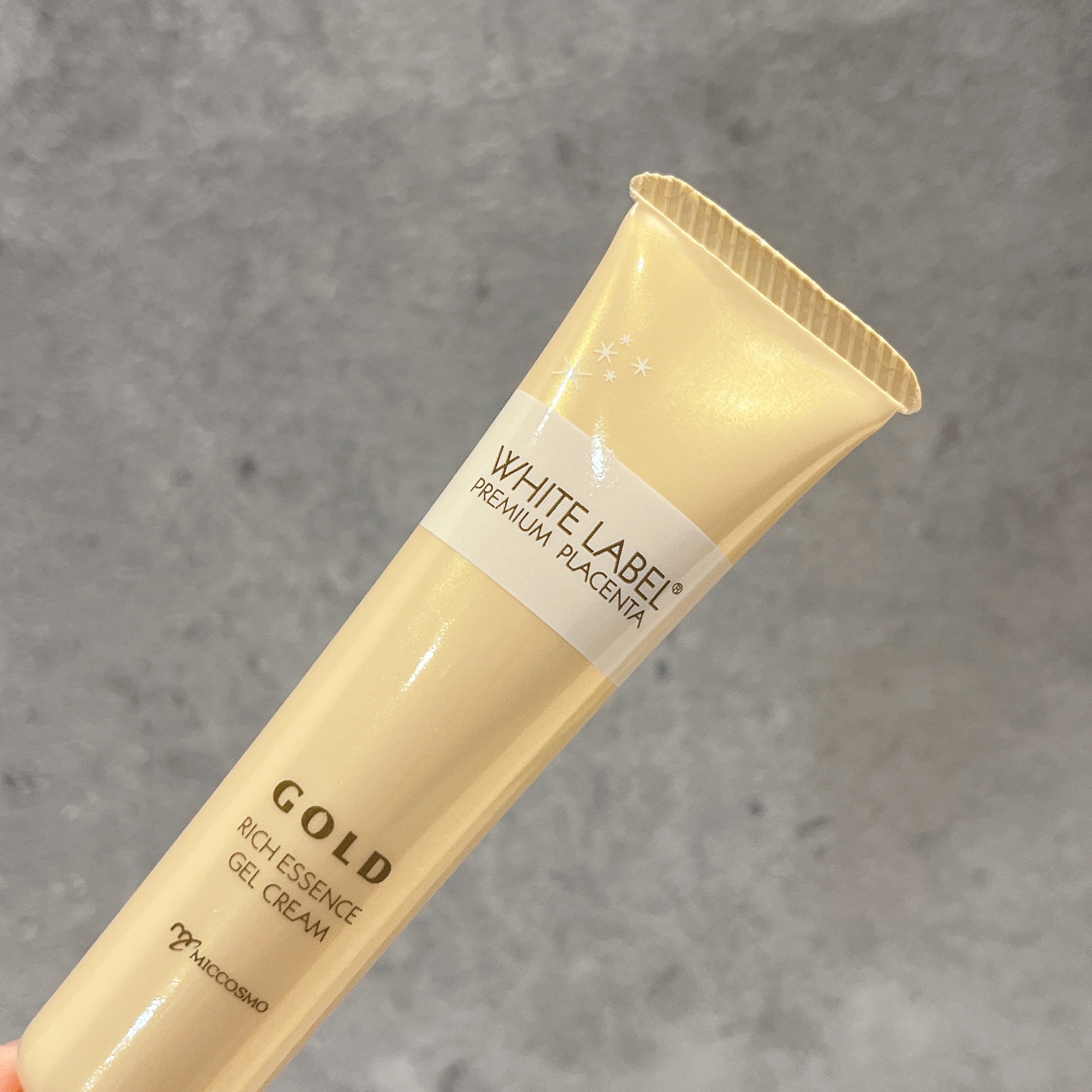 金のプラセンタ濃ハリもっちりーな/ホワイトラベル/アイケア・アイクリームを使ったクチコミ（2枚目）