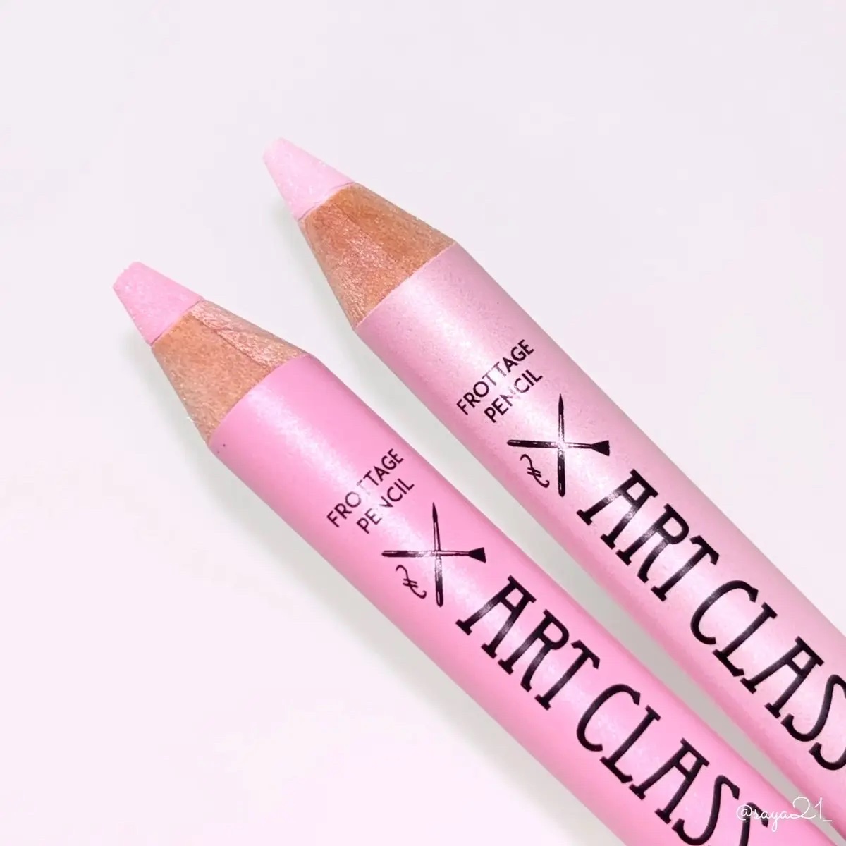 アートクラス フロッタージュペンシル #18 Frosty Lavender(フロスティラベンダー)/too cool for school/スティックアイシャドウを使ったクチコミ（1枚目）