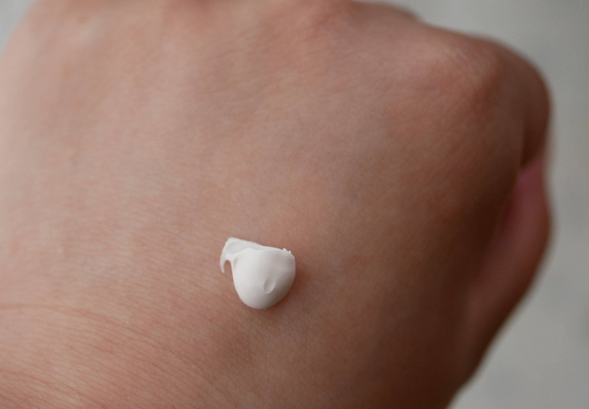 アトリックス ビューティーチャージプレミアム トーンアップ ハンドクリーム 無香料/アトリックス/ハンドクリームを使ったクチコミ（3枚目）