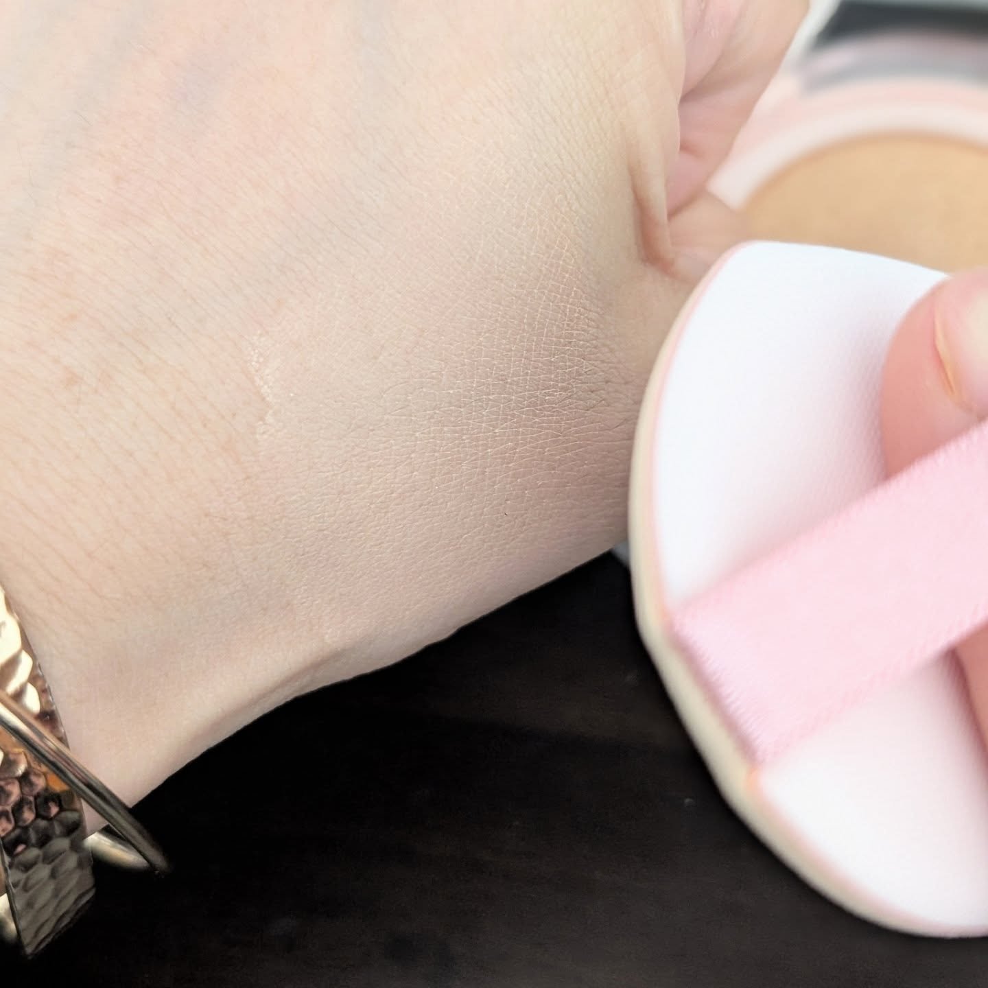 アリウル インクフェザーカバーラスティングクッション/Ariul/クッションファンデーションを使ったクチコミ（3枚目）