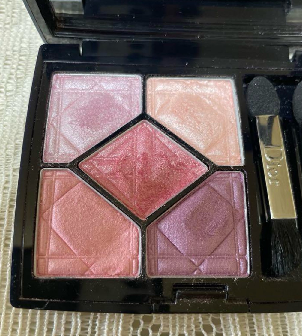 #Dior


#サンクルール


#アイシャドウパレット




