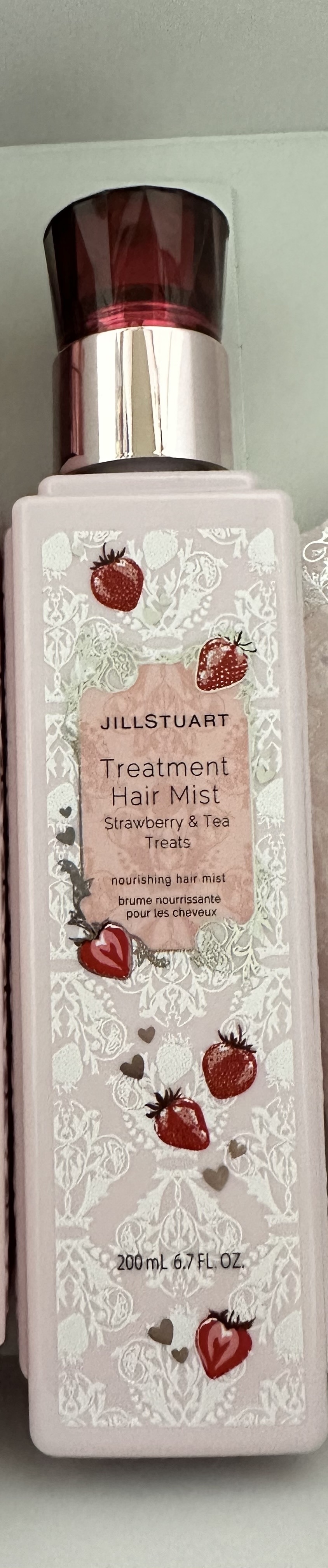 JILL STUART ジルスチュアート トリートメント ヘアミスト ストロベリー&ティー トリーツのクチコミ「#ジルスチュアート　
#トリートメントヘアミスト #ストロベリー＆ティートリーツ

かなり前の.....」（1枚目）