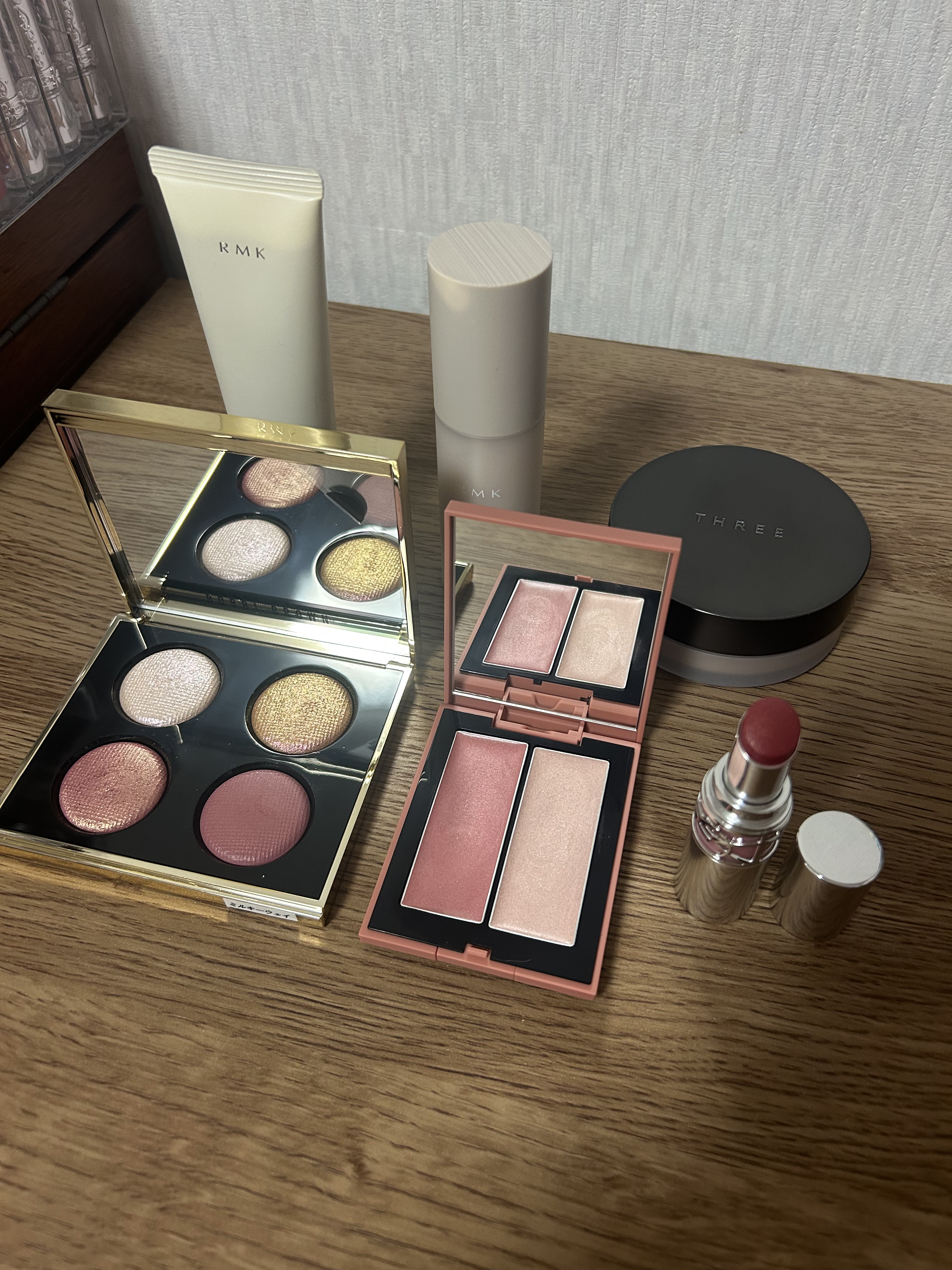 THREE シマリング グロー デュオ/THREE/クリームハイライトを使ったクチコミ（2枚目）