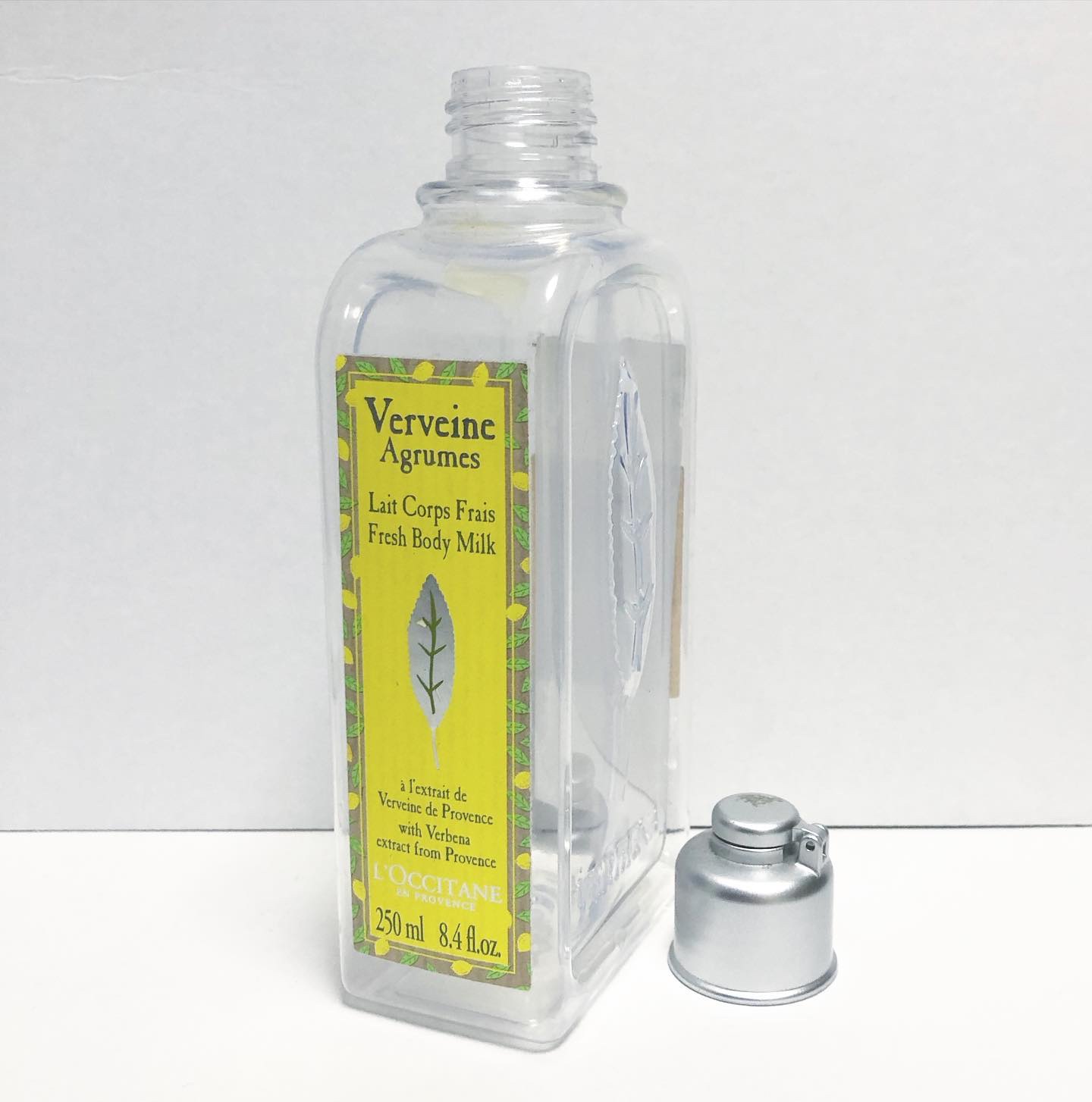 L'OCCITANE シトラスヴァーベナ アイスボディミルクのクチコミ「.
#ロクシタン
ヴァーベナ　ボディミルク
#使い切りレビュー

◎万人受けする香り
◎使い心.....」（1枚目）