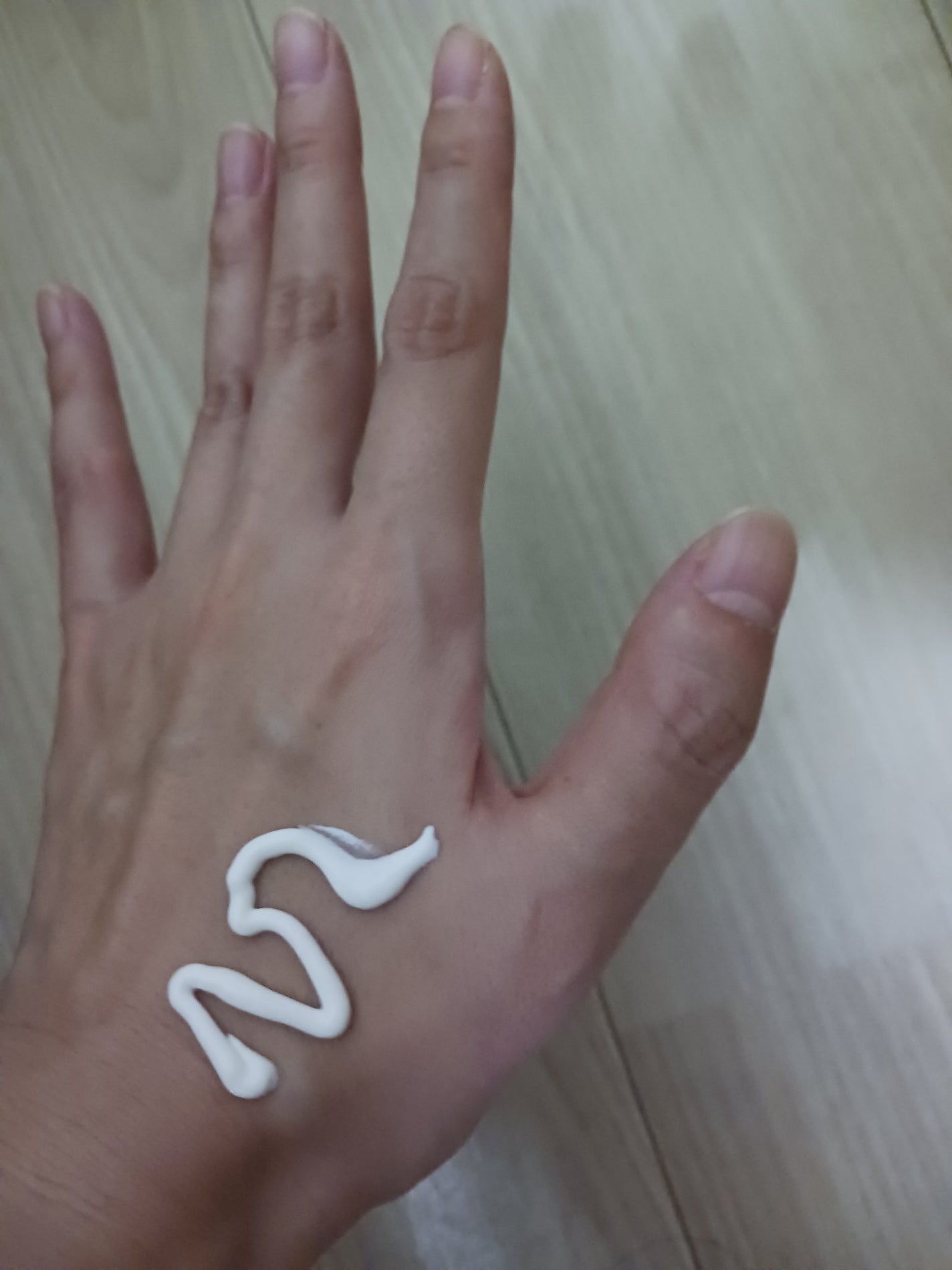 なつみ on LIPS 「キュレル 潤浸保湿 UVエッセンス乾燥性敏感肌の方におすすめの..」(3枚目)