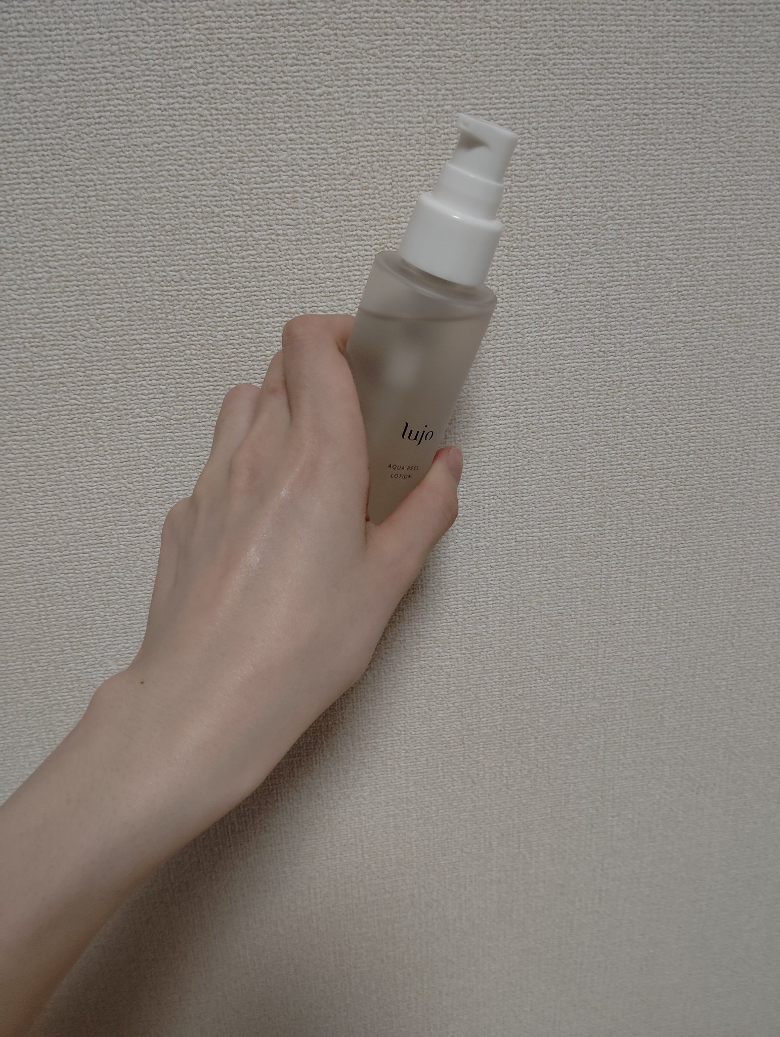 lujo アクアピールローション のクチコミ「ポンプ式で使いやすい化粧水でした。
とろみのあるテクスチャーで、少しぬるぬるとろとろする感じで.....」（2枚目）