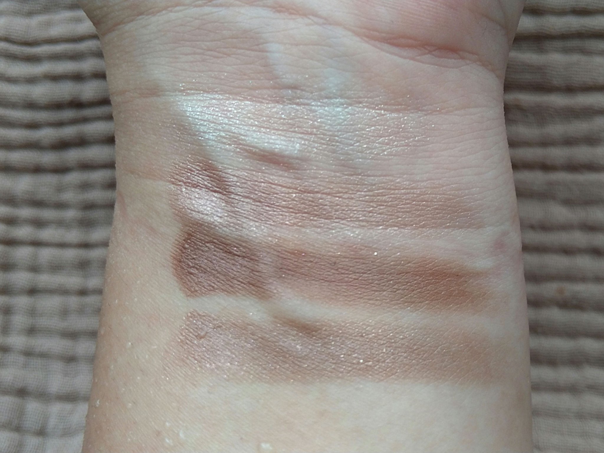 スキンシャドウ デザイニング パレット/DECORTÉ/アイシャドウパレットを使ったクチコミ（3枚目）