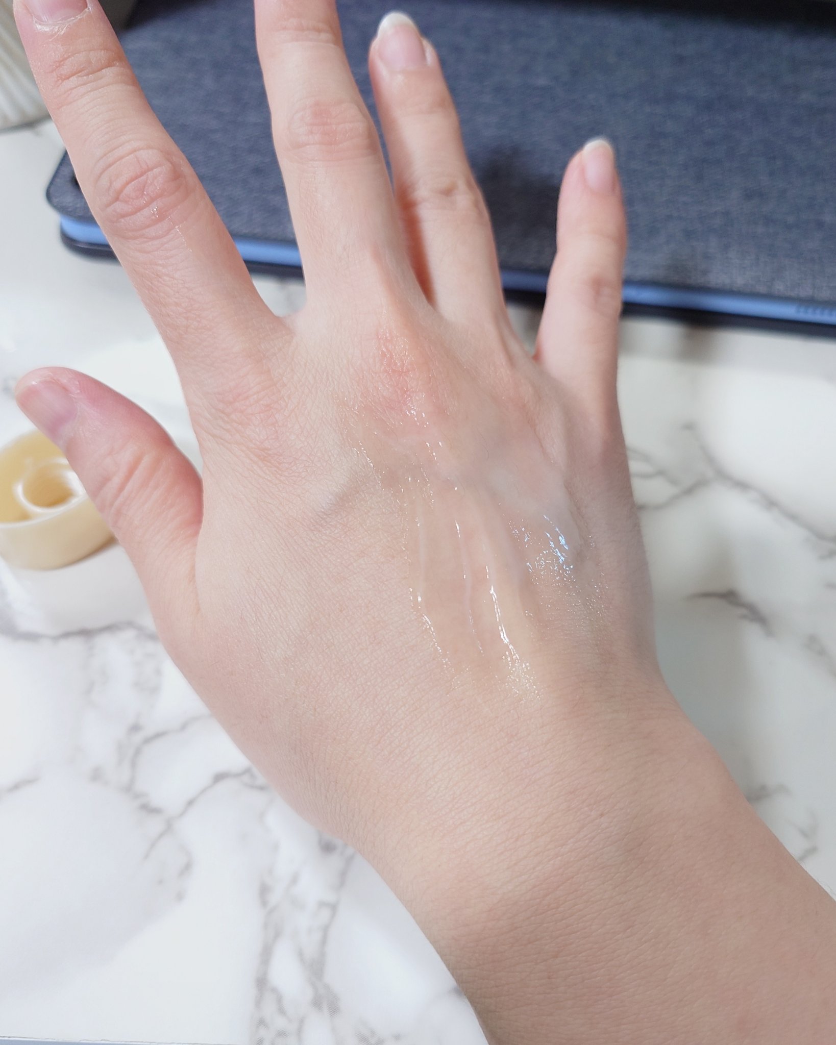 アトリックス ビューティーチャージプレミアム シワ改善 ハンドジェルクリーム 無香料/アトリックス/ハンドクリームを使ったクチコミ（3枚目）