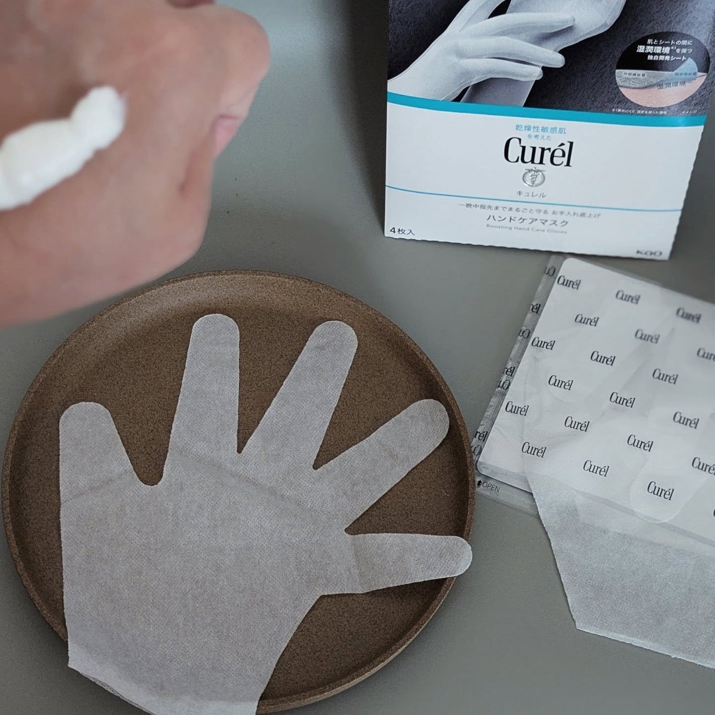 ガサガサかかとをしっとり包む お手入れ底上げ かかとケアマスク/キュレル/レッグ・フットケアを使ったクチコミ(4枚目)