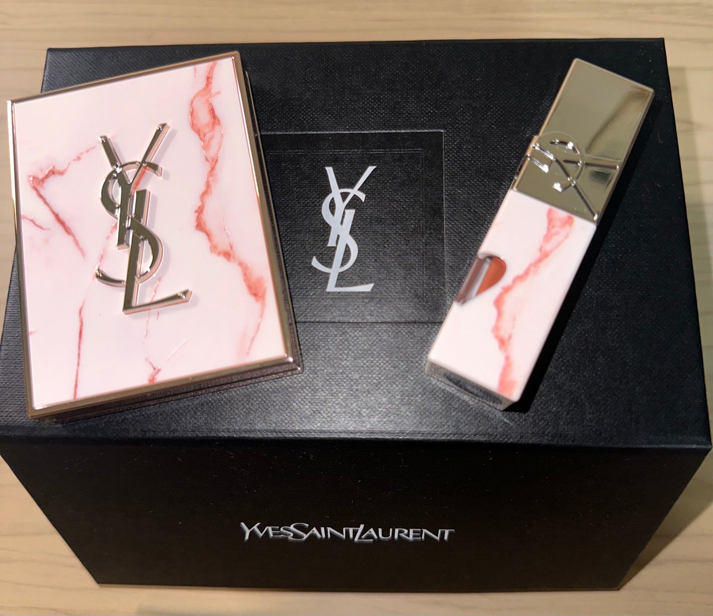 クチュール ミニ クラッチ/YVES SAINT LAURENT BEAUTE/アイシャドウパレットを使ったクチコミ(2枚目)