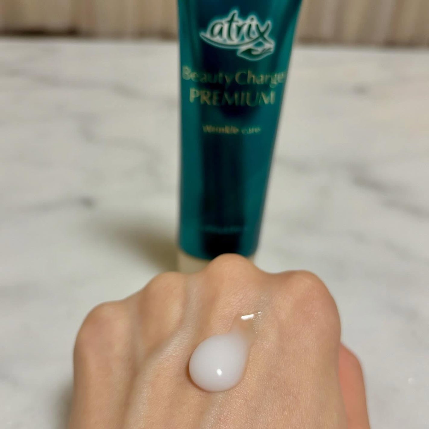 アトリックス ビューティーチャージプレミアム シワ改善 ハンドジェルクリーム 無香料/アトリックス/ハンドクリームを使ったクチコミ(2枚目)