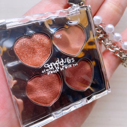 and us ミニアイシャドウパレットのクチコミ「スリコのミニアイシャドウパレットが可愛い。
❤︎︎︎︎┈┈┈┈┈┈┈┈┈┈┈┈┈┈┈┈┈.....」(2枚目)