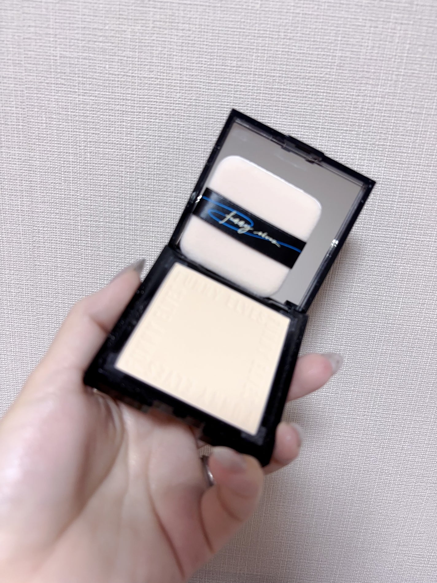 UVソフトマットプレストパウダー/FUNNY ELVES方里/プレストパウダーを使ったクチコミ(2枚目)