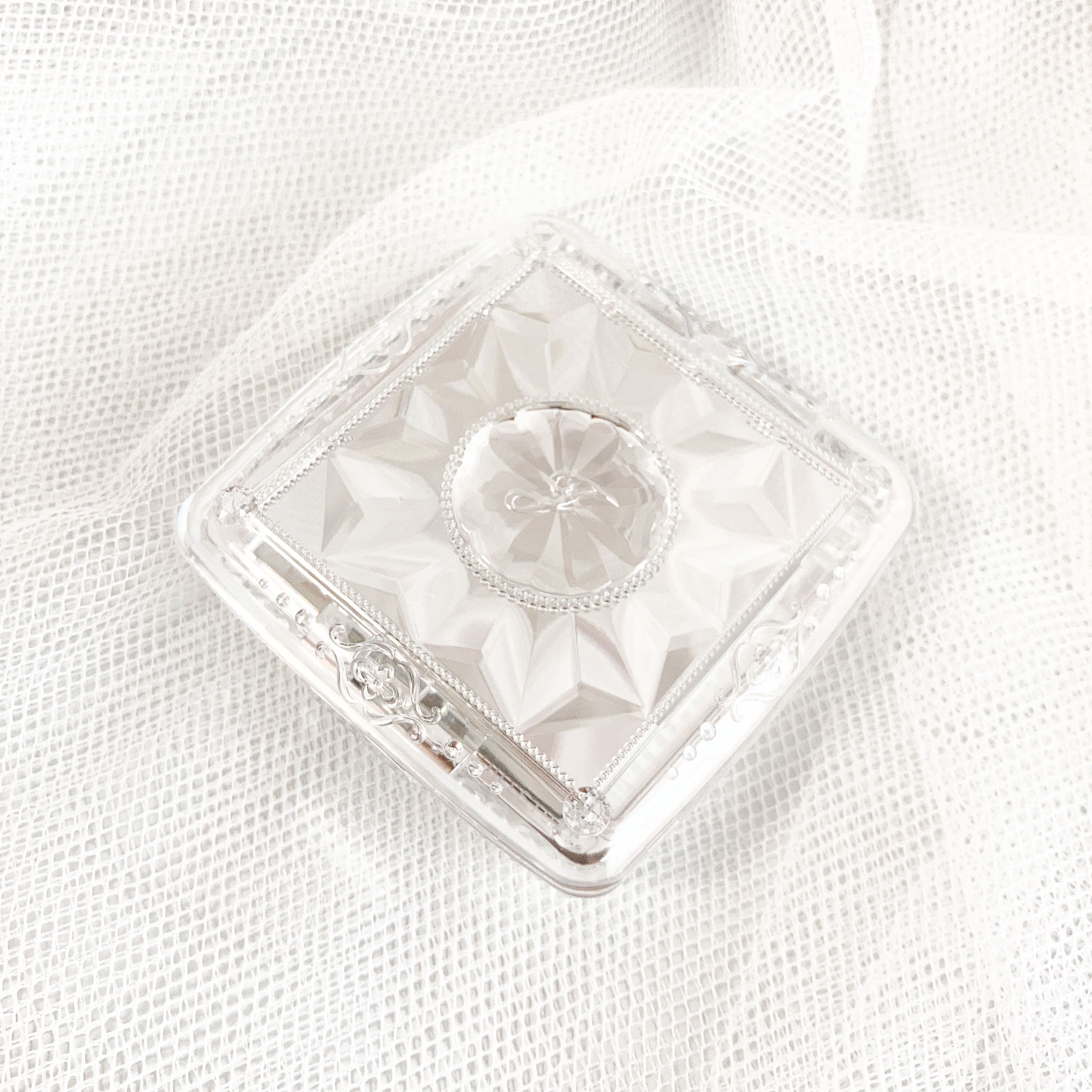 グロウシフォン セラムフィルター 200 light /JILL STUART/パウダーファンデーションを使ったクチコミ（2枚目）