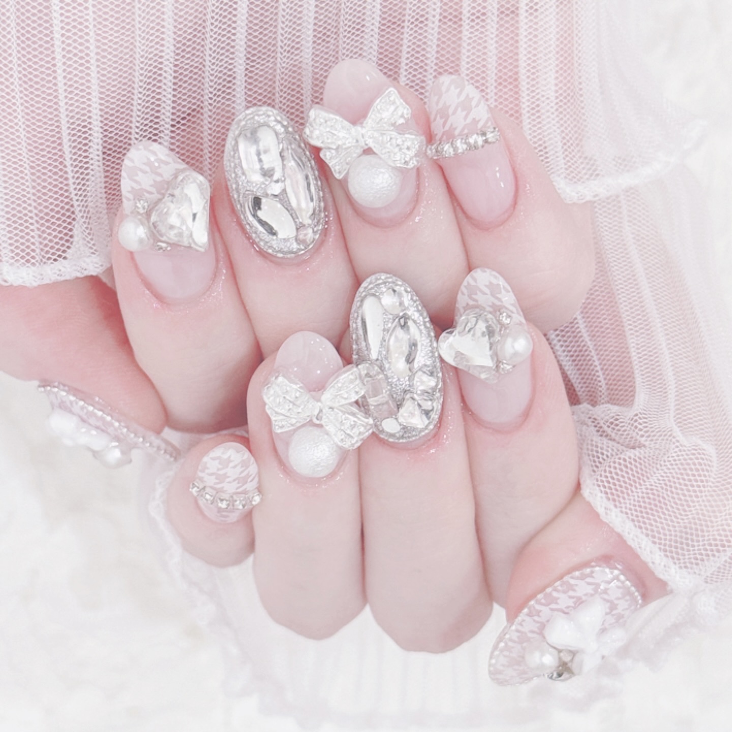 前回やった千鳥格子ネイル可愛すぎた𓂃🎀𓈒𓏸

#ジェルネイル #ネイル#ネイルサロン#ハートネイル#量産型#量産型ネイル#量産型ネイルチップ #ネイルアート #ジェルネイルデザイン #ガーリーネイル#ガーリーネイルデザイン