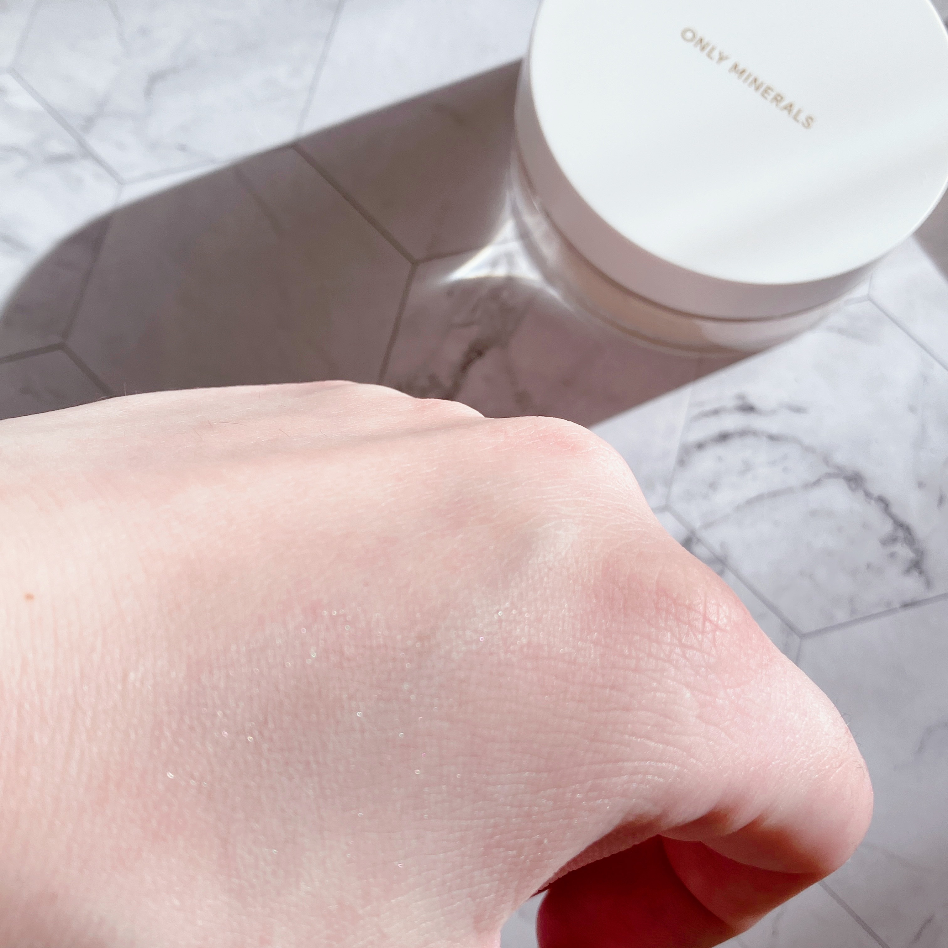 薬用レスキューフェイスパウダー［医薬部外品］/ONLY MINERALS/ルースパウダーを使ったクチコミ（2枚目）