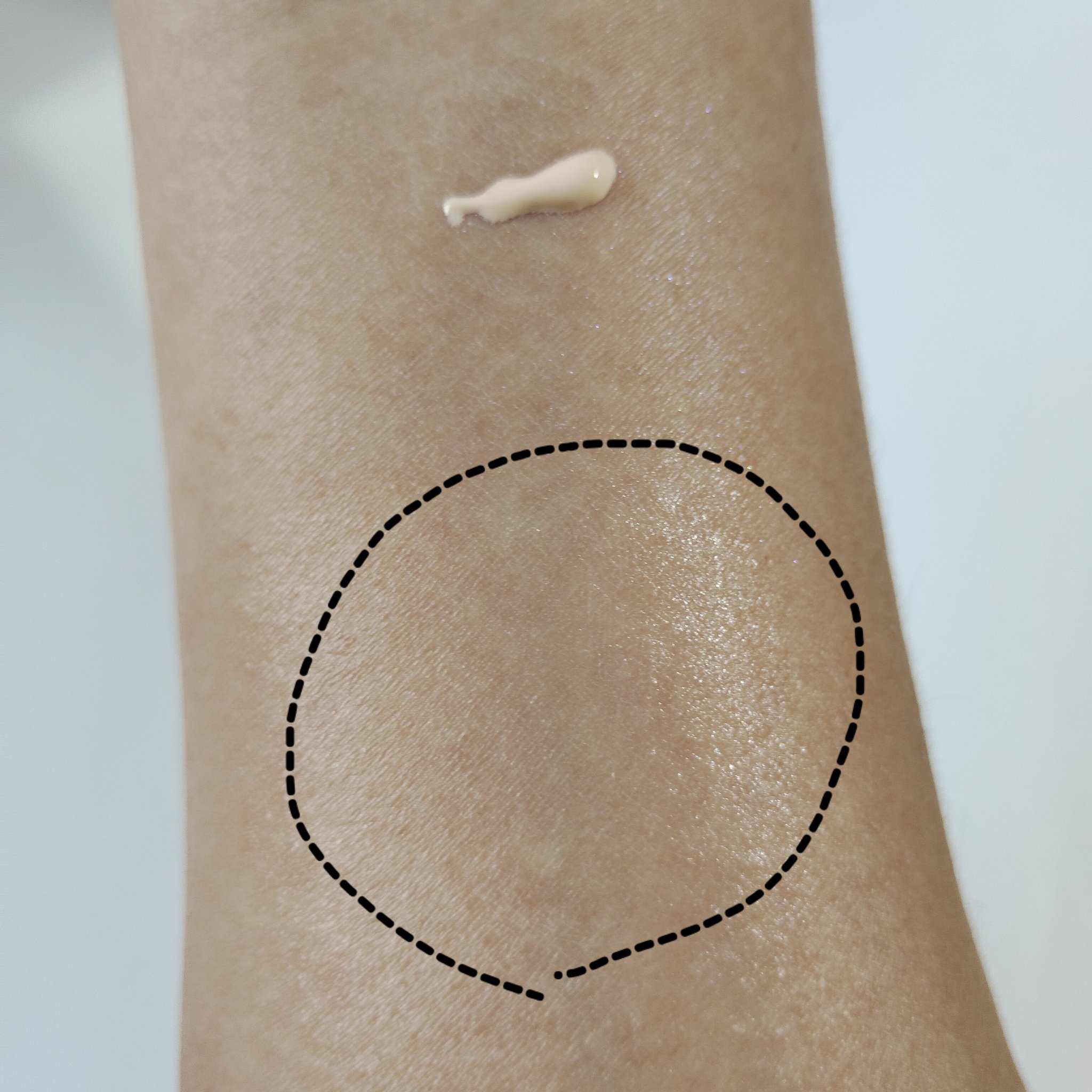 CLARINS スキン イリュージョン セラム プライマー（SPF30 / PA+++）のクチコミ「CLARINS購入品①
スキン イリュージョン セラム プライマー
SPF30 / PA+++.....」（2枚目）