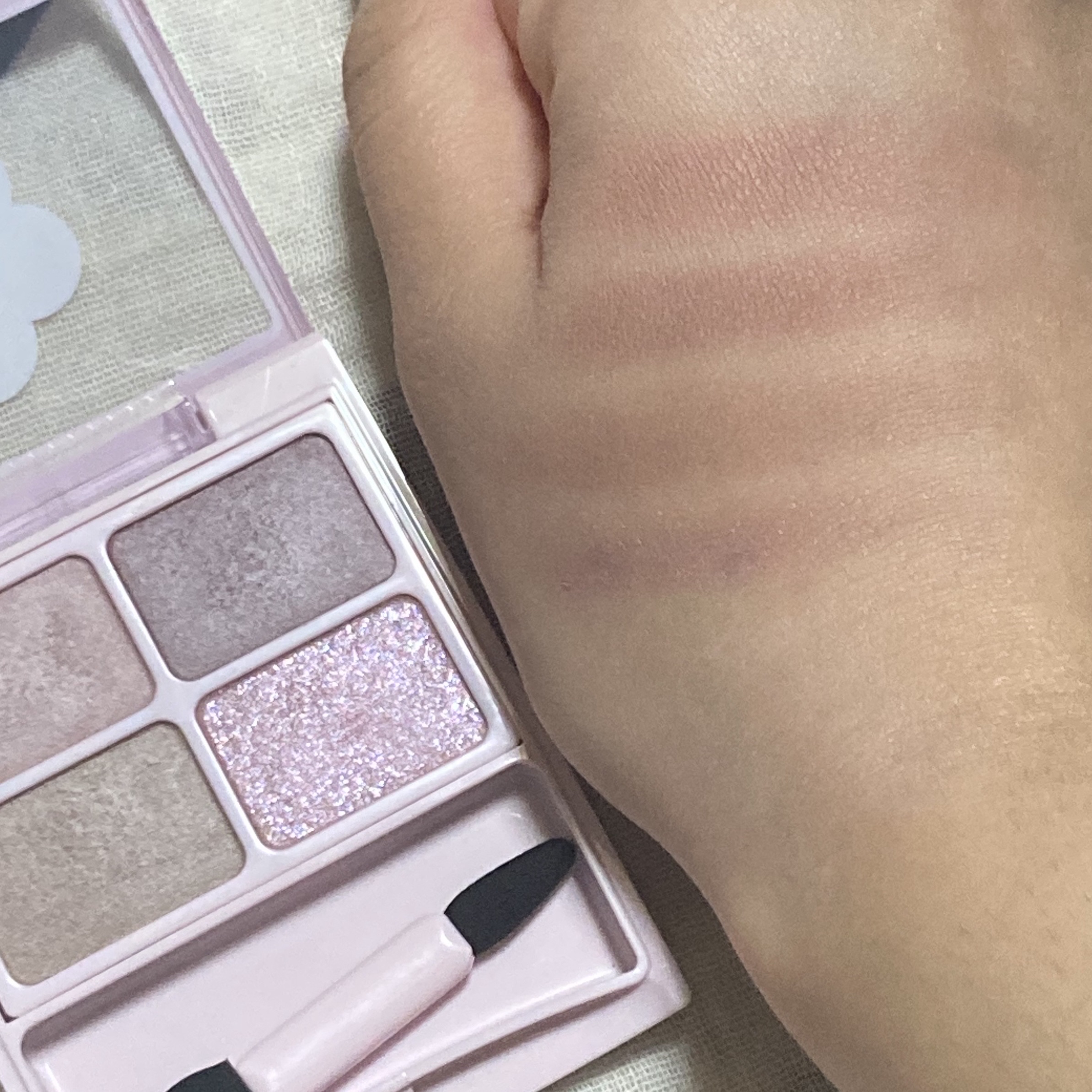 デイジードール アイカラー パレット/DAISY DOLL by MARY QUANT/アイシャドウパレットを使ったクチコミ（2枚目）