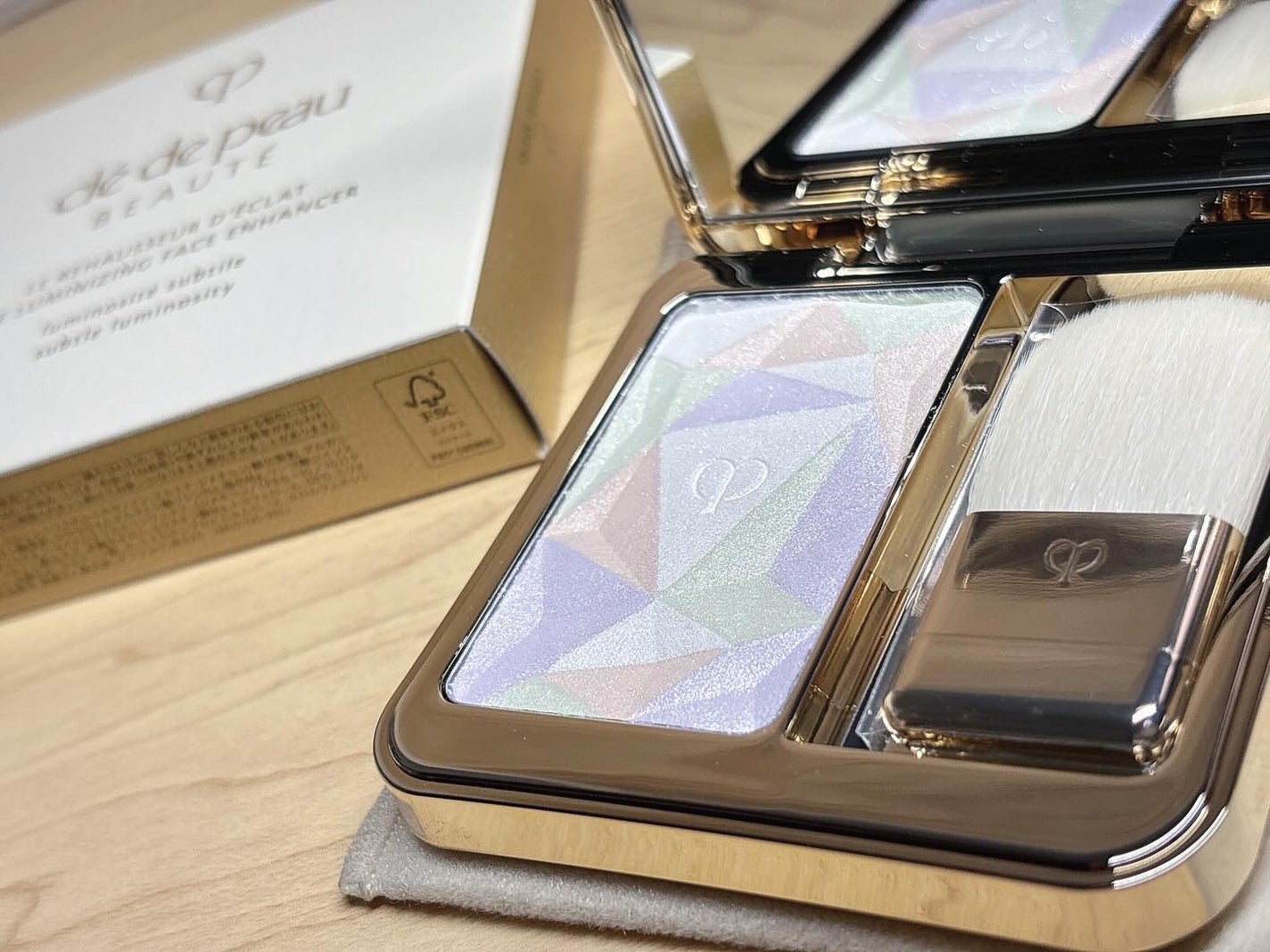 ル・レオスールデクラ /クレ・ド・ポー ボーテ/パウダーハイライトを使ったクチコミ(1枚目)