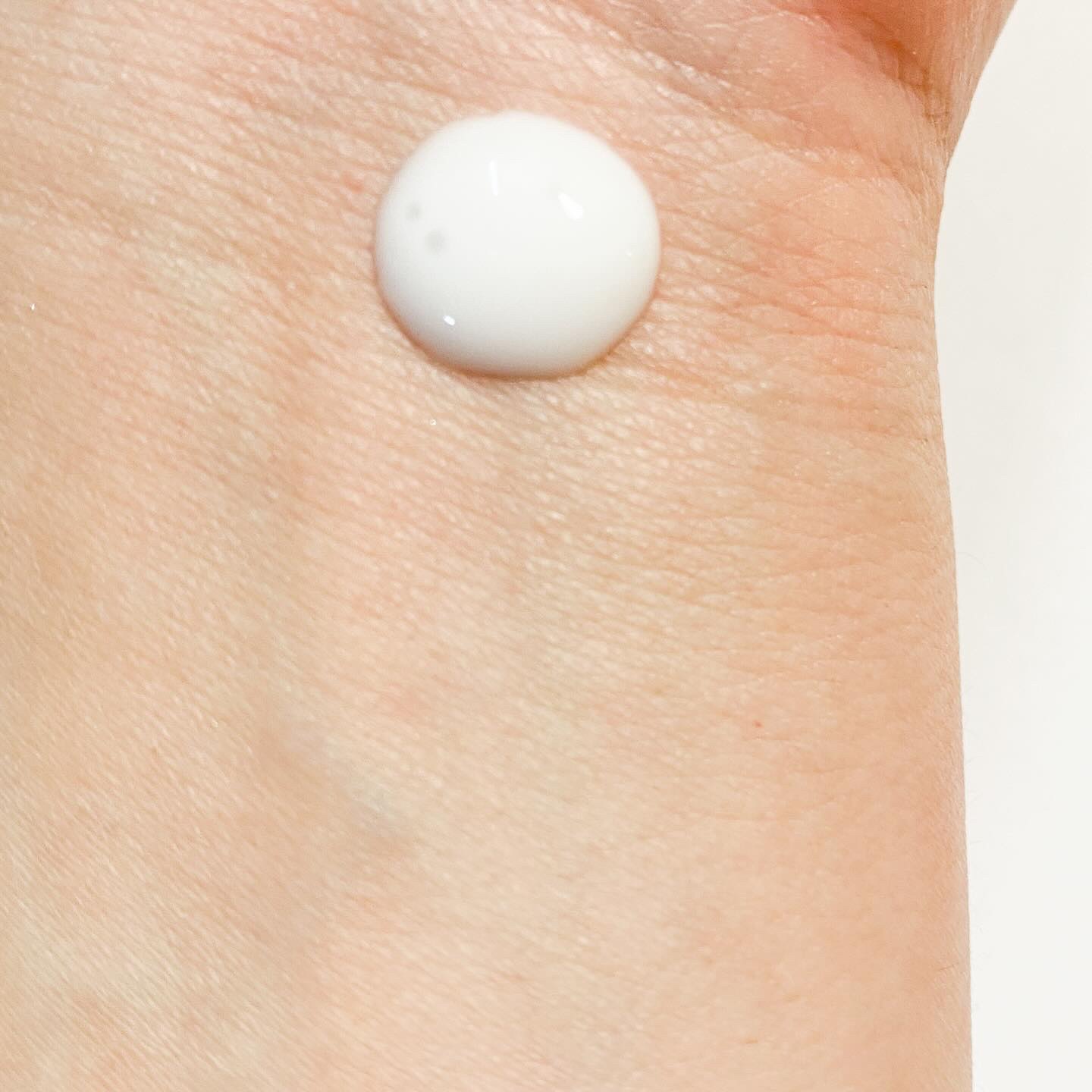 NMN-PDRN ダーマアンサー ポア ファーミング アンプル/CNP Laboratory/美容液を使ったクチコミ（2枚目）