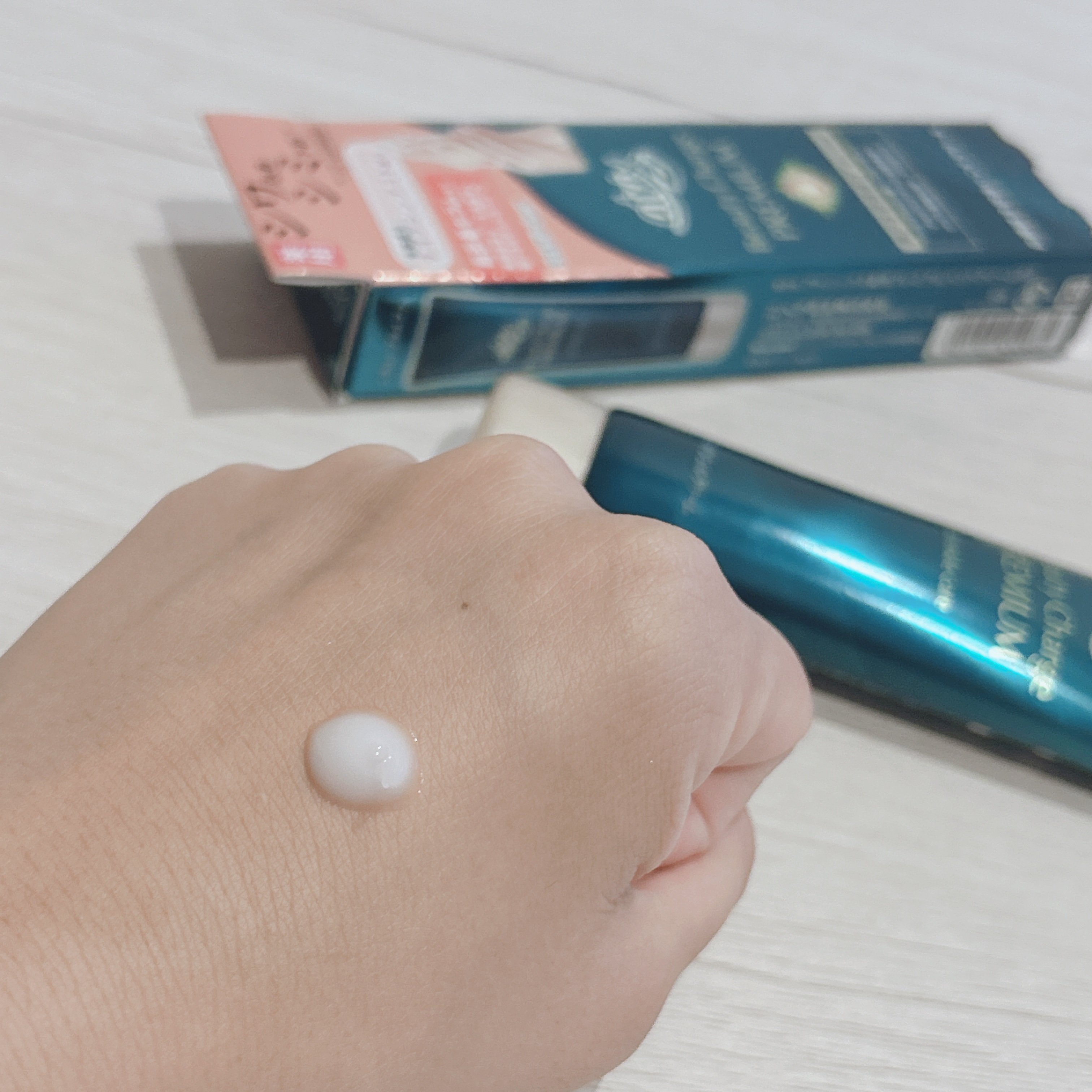 アトリックス ビューティーチャージプレミアム シワ改善 ハンドジェルクリーム 無香料/アトリックス/ハンドクリームを使ったクチコミ（2枚目）