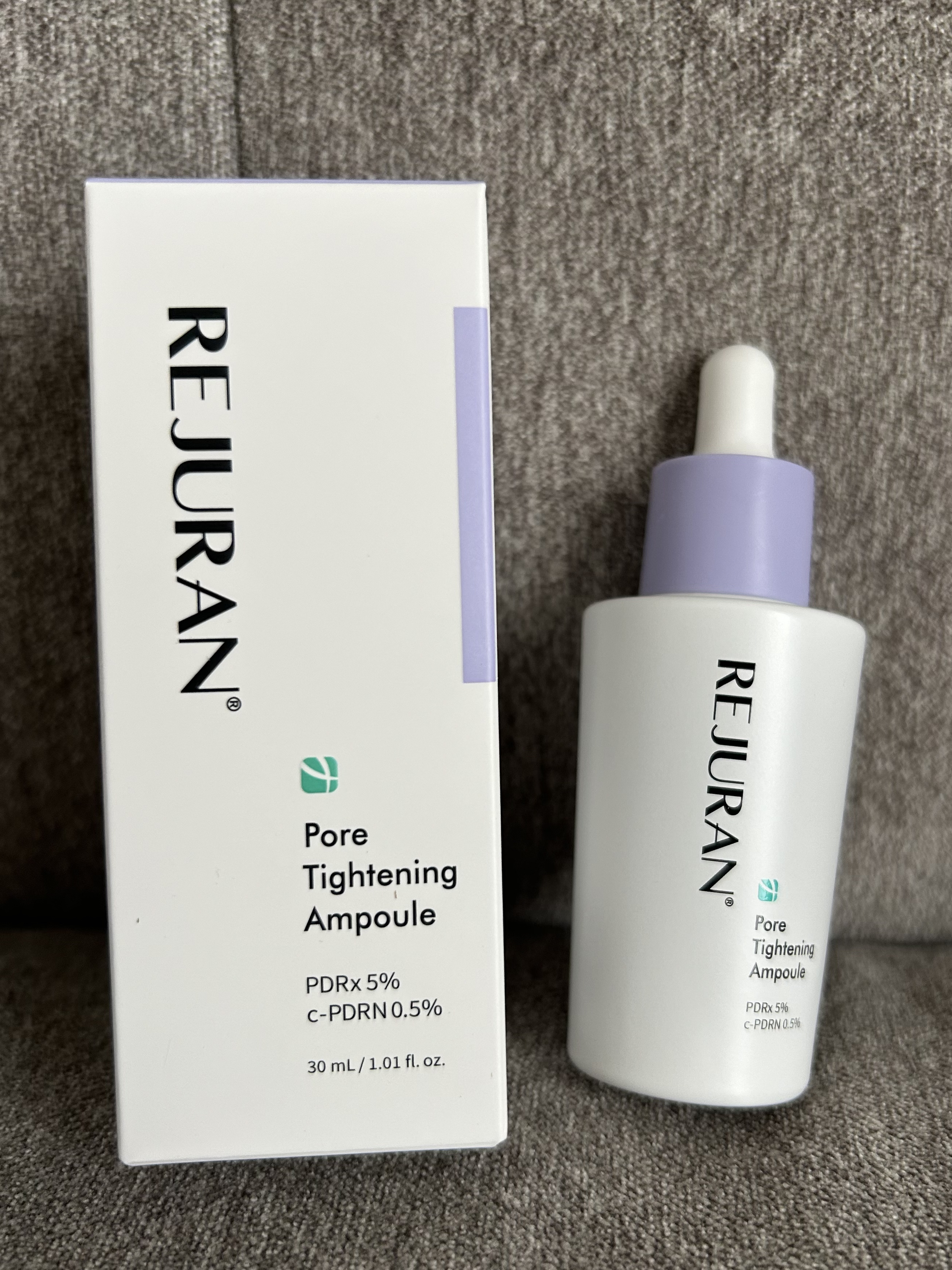 #PR #supportedbyREJURAN

🩵✨ポアタイトニングアンプル✨🩵
使ってみたら「ん？なんか毛穴がキュッとした気がする…？😳💎」ってなってびっくり！
肌がつるんっと見える感じで、ベースメイクもノリがよくなった気がする