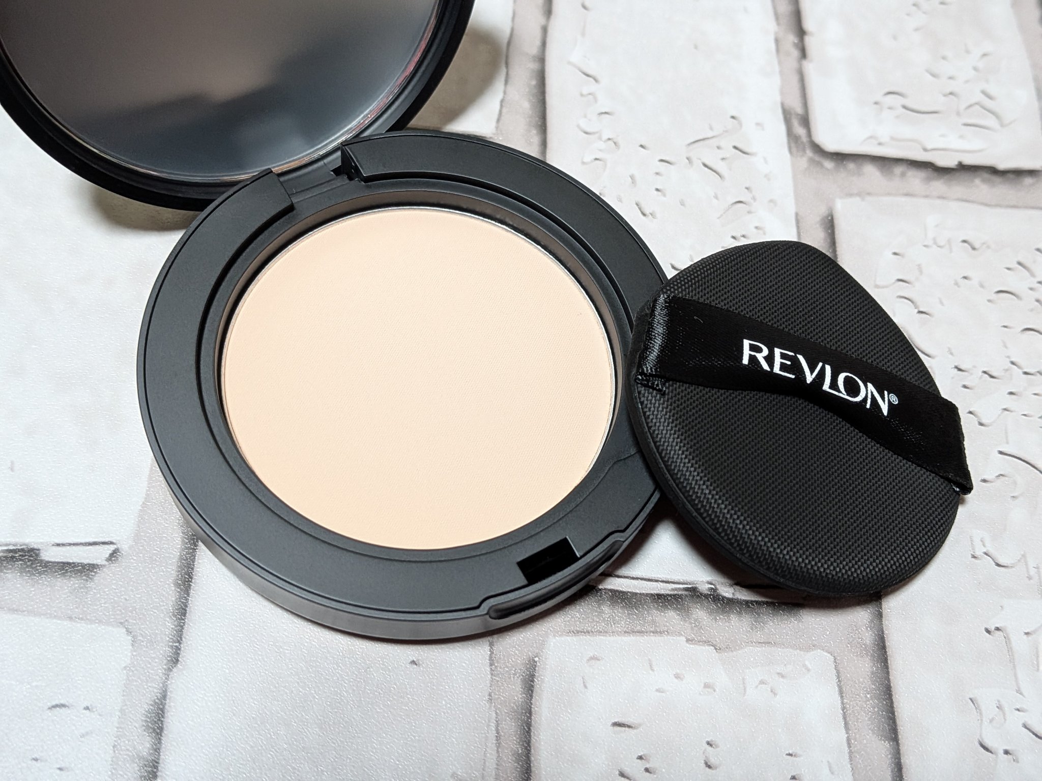 レブロン カラーステイ ロングウェア UV プレスト パウダー/REVLON/プレストパウダーを使ったクチコミ（2枚目）