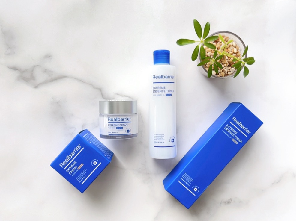 ⁡
⁡
⁡
Realbarrier
☑︎ エクストリームクリームオリジナル
⁡
⁡
こちらは肌バリア機能について27年以上研究してきた「リアルバリア」を代表するクリーム ✧*。
⁡
⁡
Point𓂃⧉
☑︎ 季節を問わず、敏感肌、乾燥肌の
