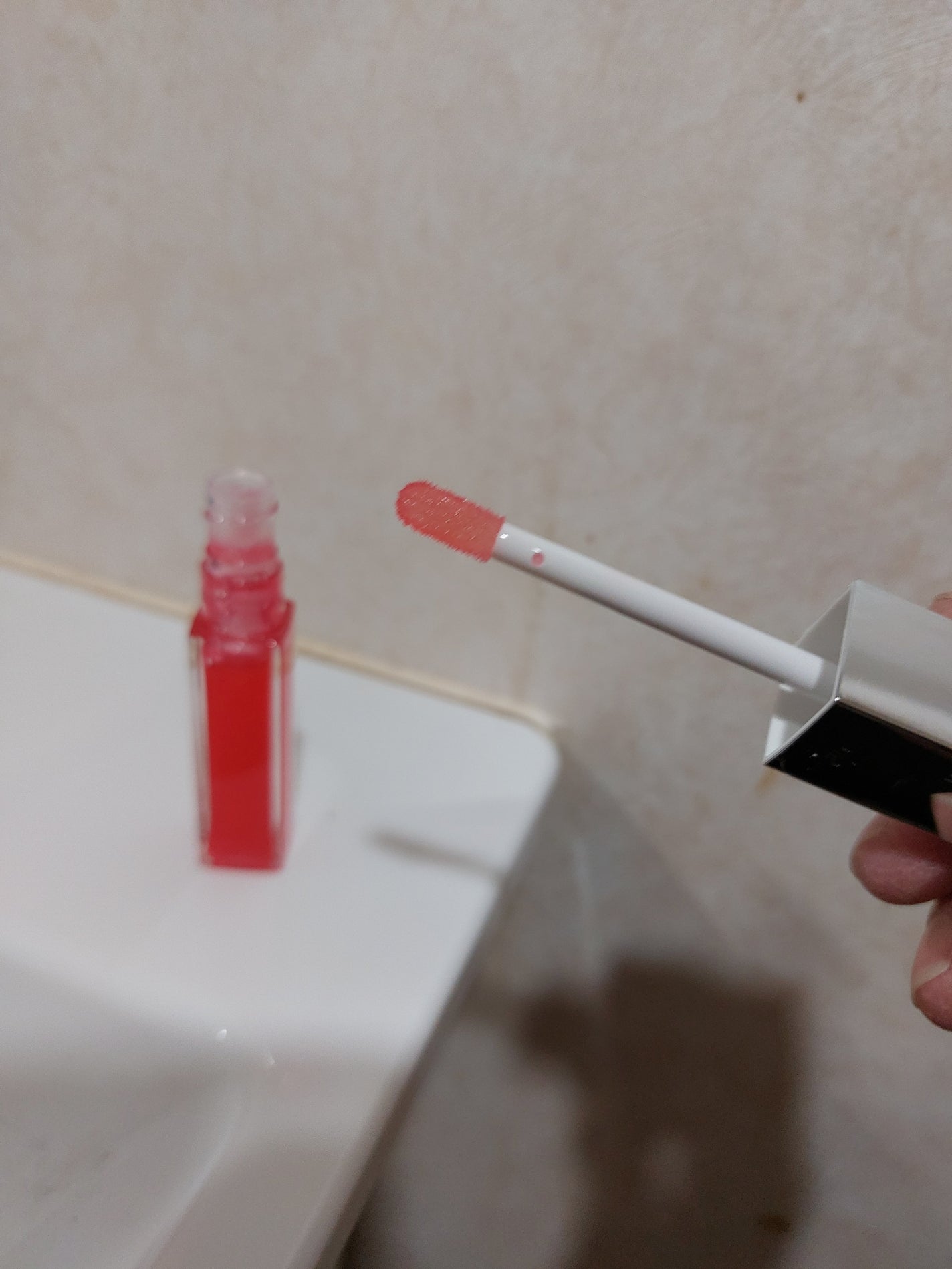 キスミー フェルム ヒアルガラスリップ/キスミー フェルム/リップグロスを使ったクチコミ(2枚目)