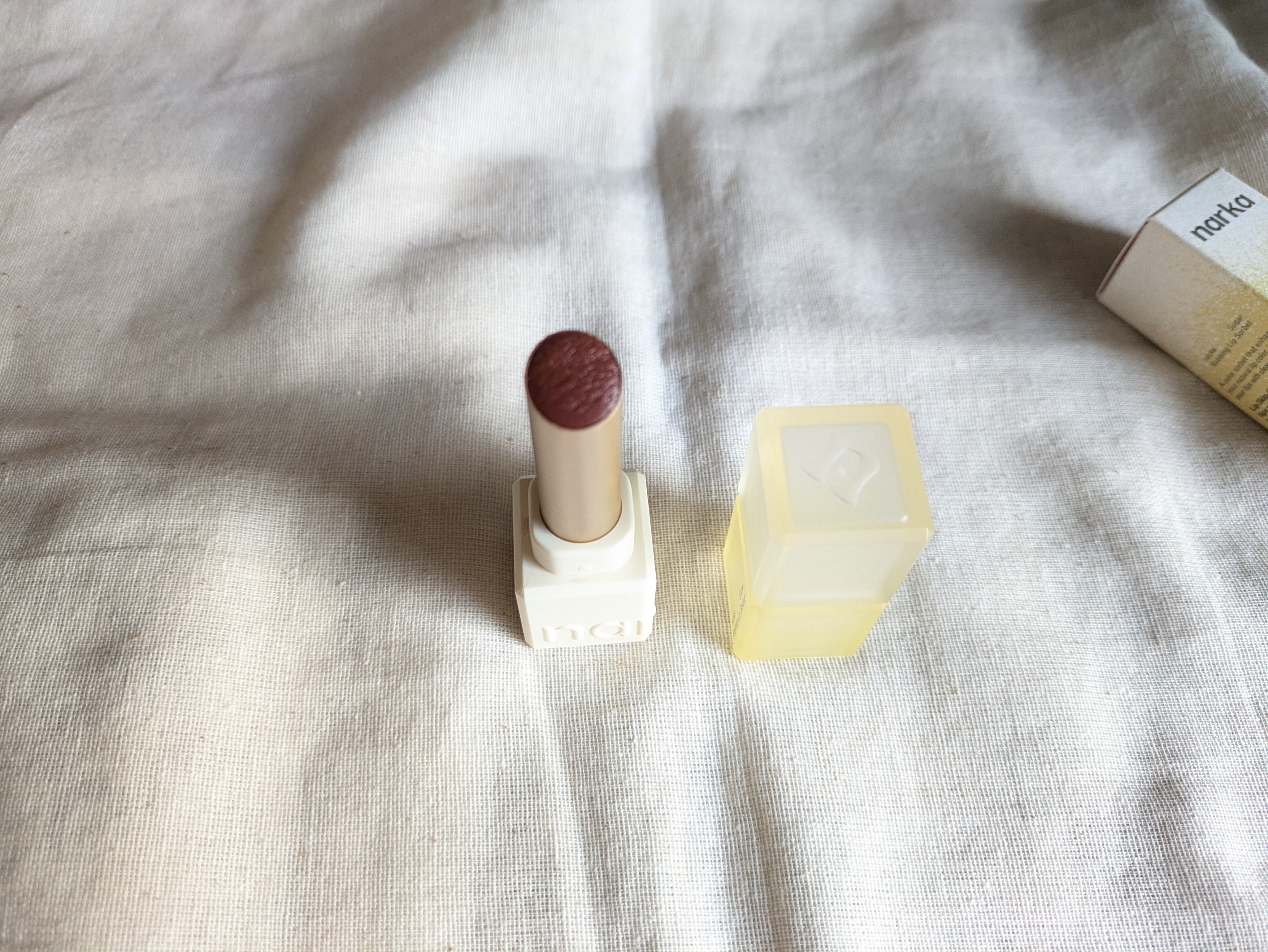 シュガーラビングリップソルベ/narka/リップスクラブを使ったクチコミ（2枚目）