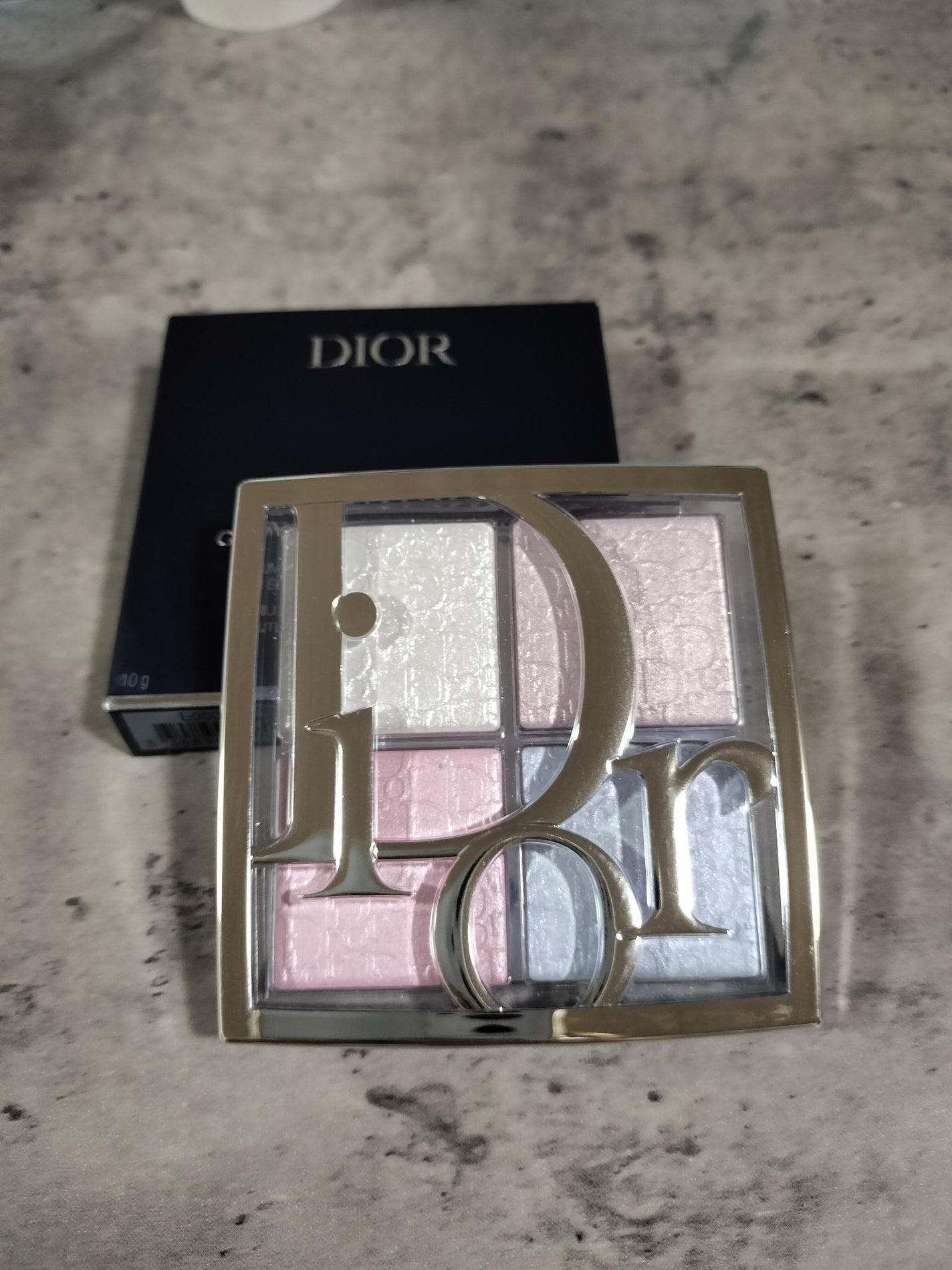 みーなつ on LIPS 「Diorディオール バックステージグロウマキシマイザーパレット..」(1枚目)