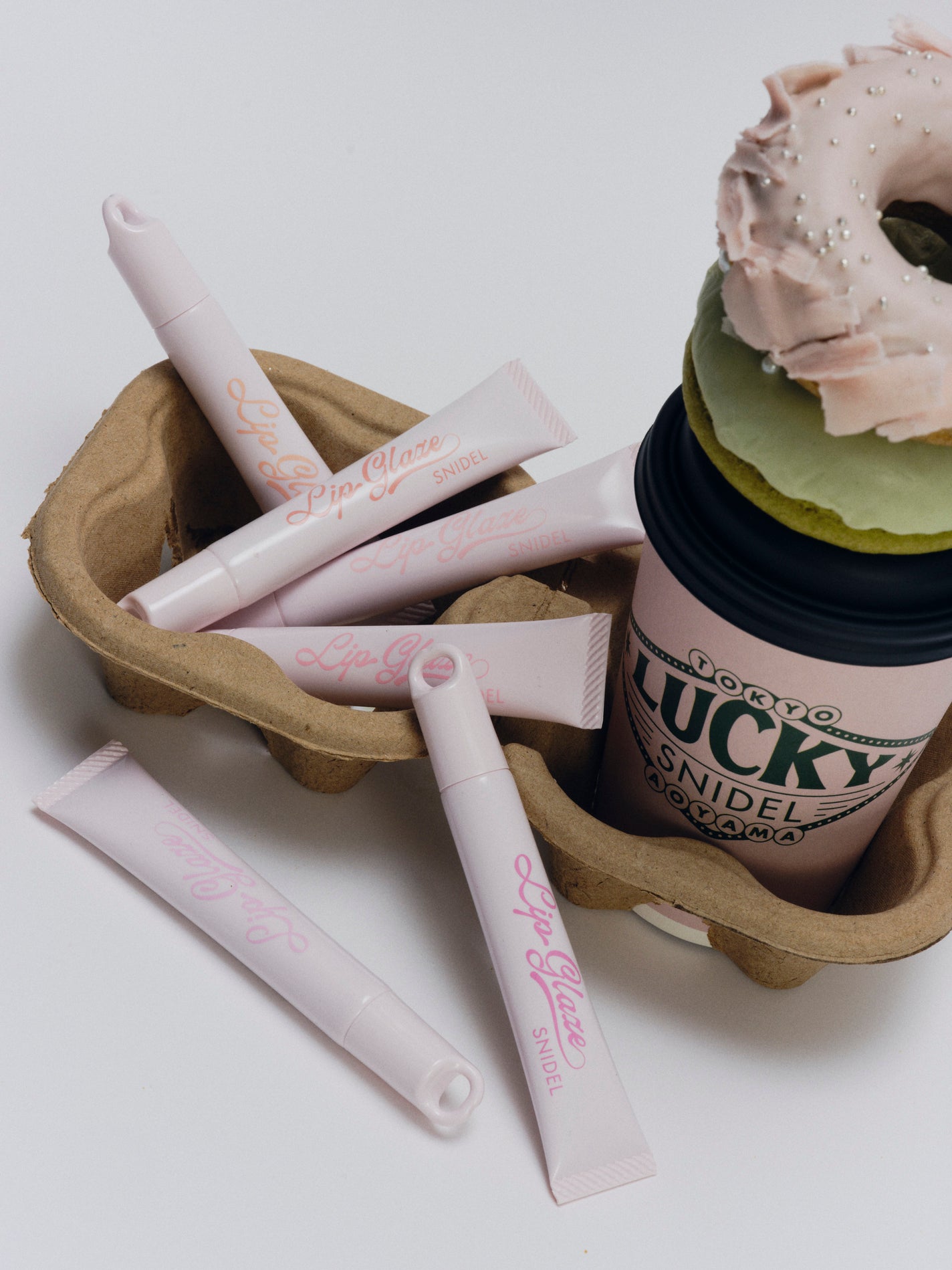 SNIDEL BEAUTYからプランプリップグロス「リップ グレイズ」が新登場のサムネイル