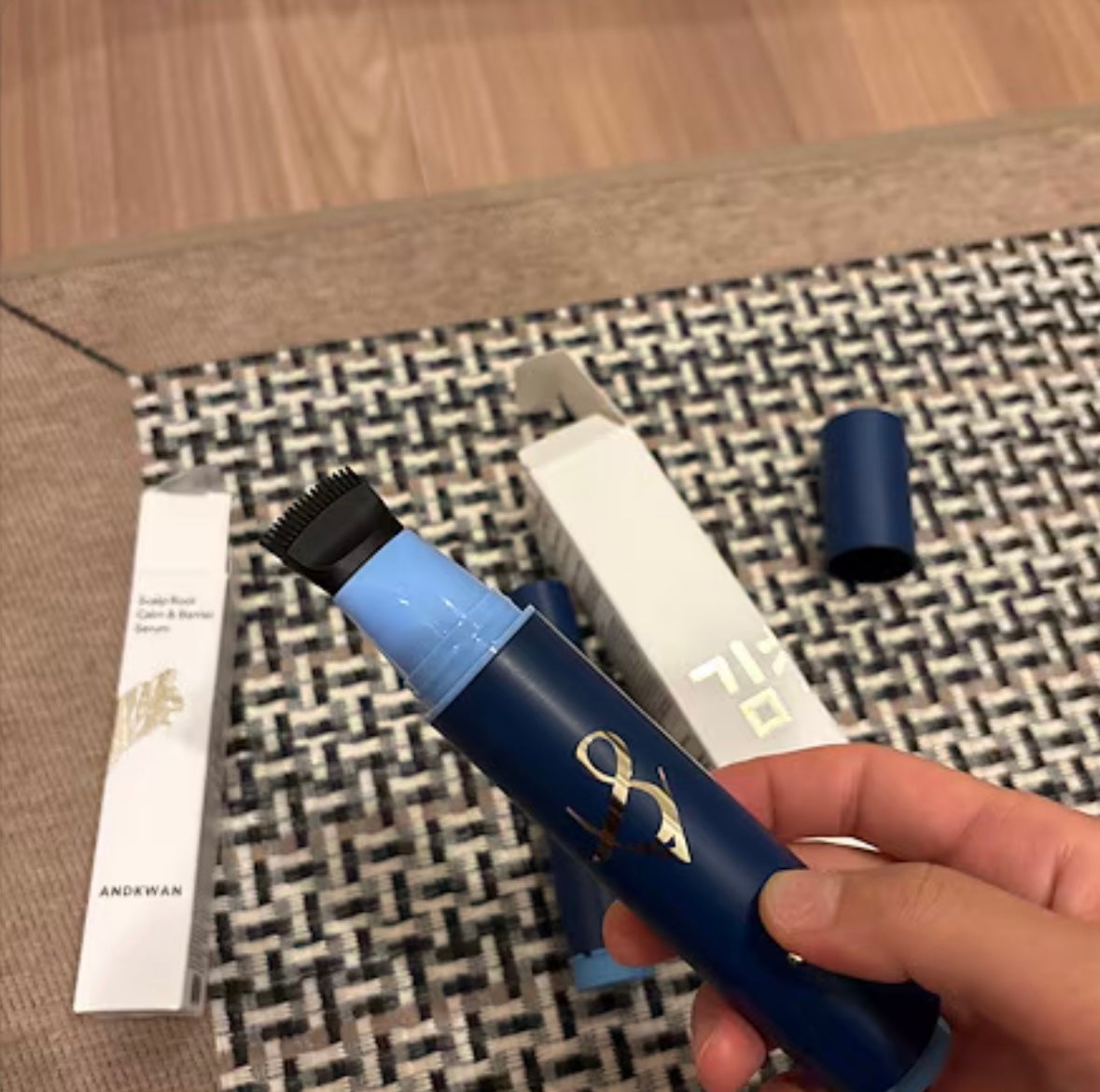 Haerim KIM on LIPS 「ANDKWANスカルプロートカーム&バリア×櫛一体型+詰め替え..」(1枚目)