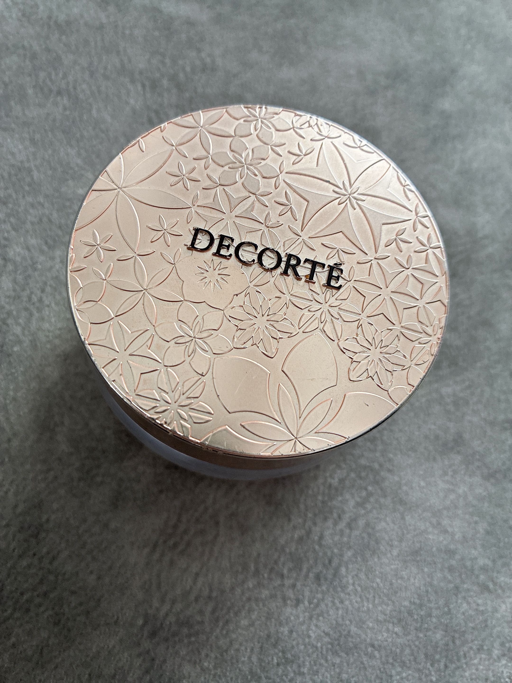 フェイスパウダー 11 luminary ivory/DECORTÉ/ルースパウダーを使ったクチコミ（1枚目）