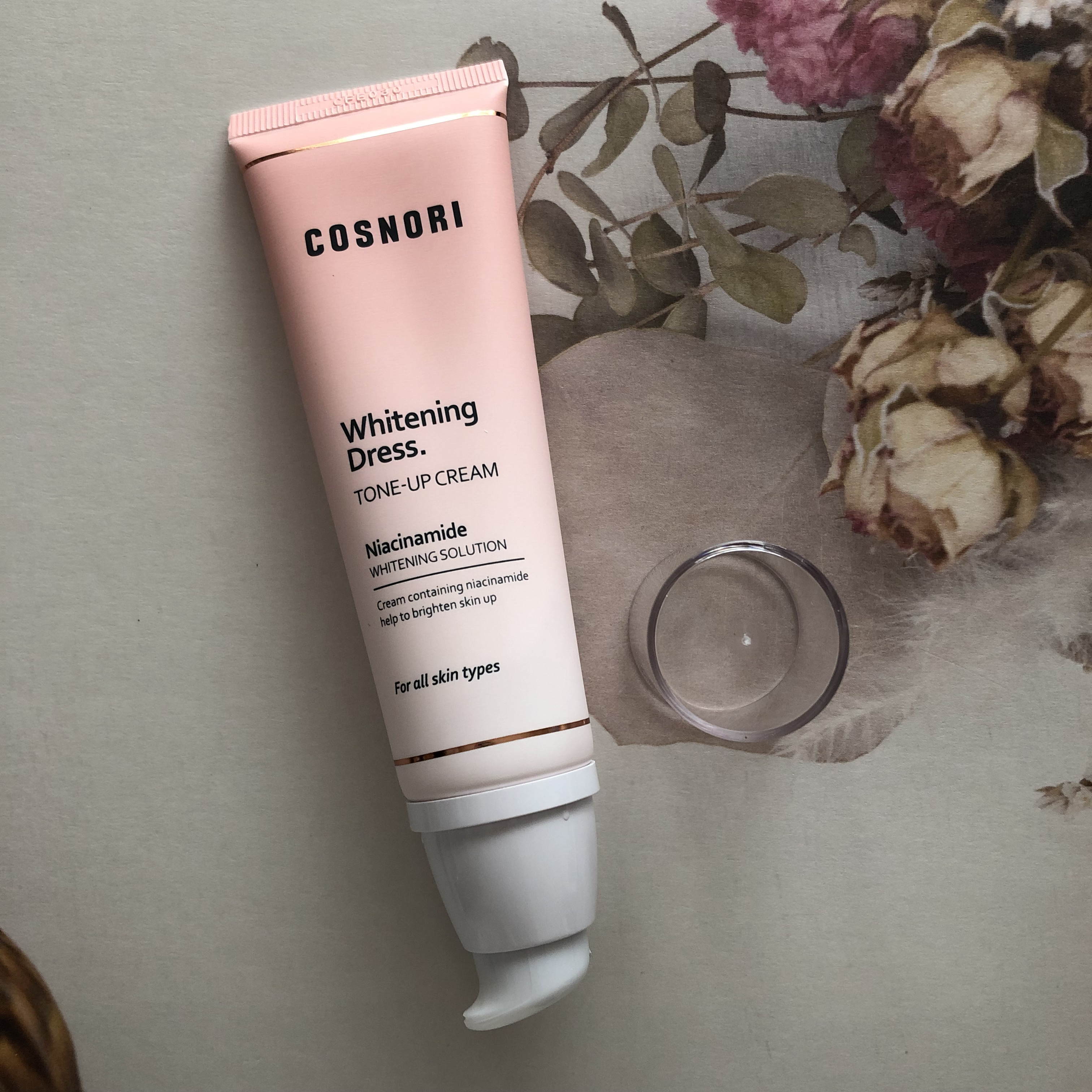 ホワイトニングドレストーンアップクリーム/COSNORI/化粧下地を使ったクチコミ（2枚目）