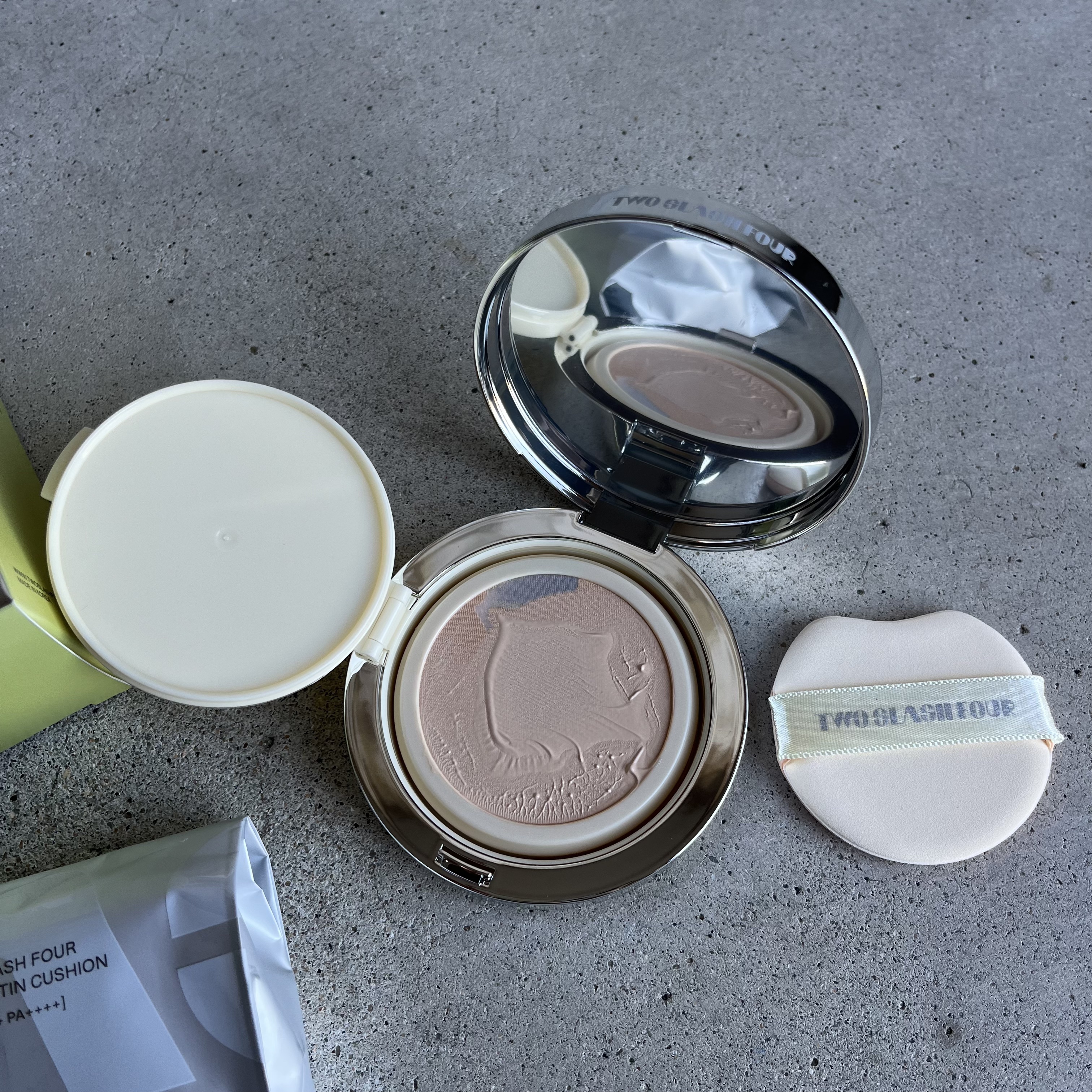 エンジェリックサテンクッション/TWO SLASH FOUR/クッションファンデーションを使ったクチコミ（2枚目）