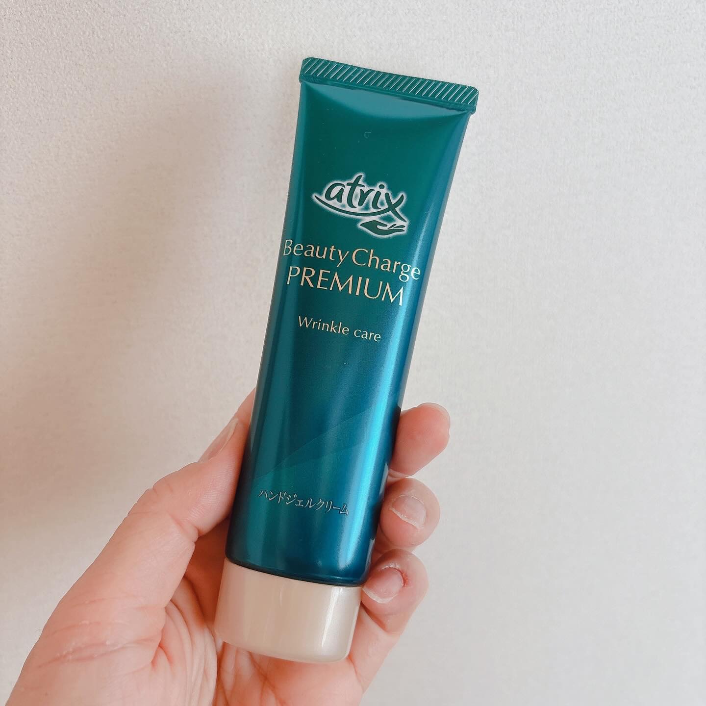 アトリックス ビューティーチャージプレミアム シワ改善 ハンドジェルクリーム 無香料/アトリックス/ハンドクリームを使ったクチコミ（1枚目）