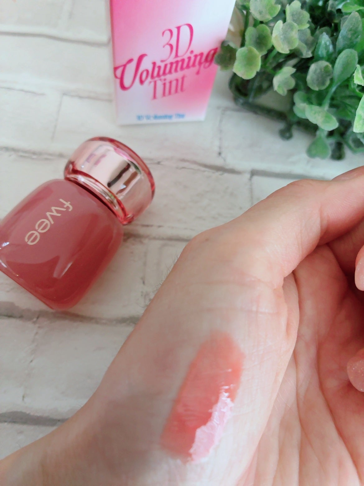 フィー 3Dボリューミングティント/fwee/リップティントを使ったクチコミ(3枚目)