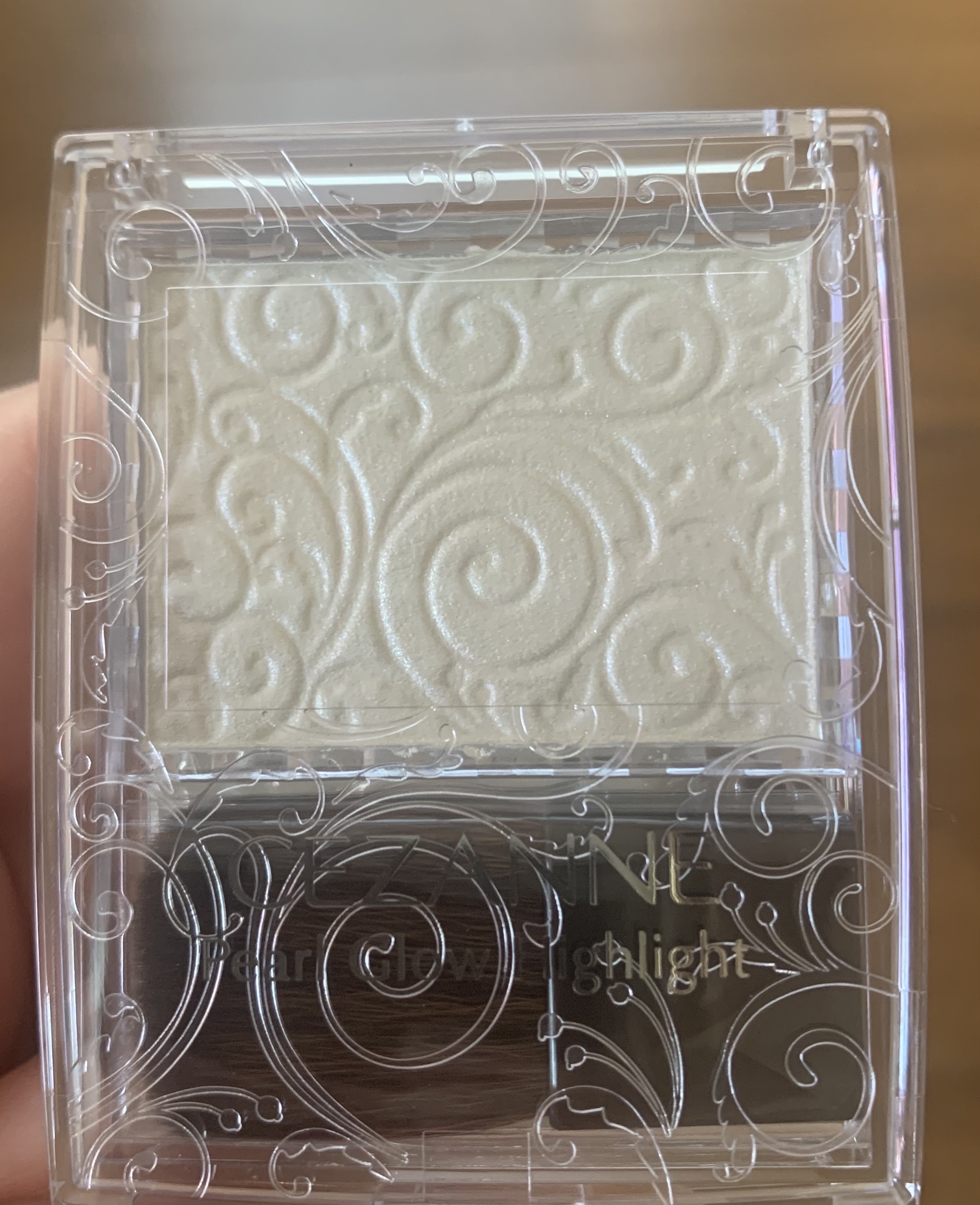 CEZANNE
パールグロウハイライト
03オーロラミント¥660

ハイライトがなくなりかけたので
パールグロウハイライトをぽちしました💗

派手すぎず普段使いできる感じで使いやすかった♡

#プチプラ 
#プチプラコスメ 
#コスメ 