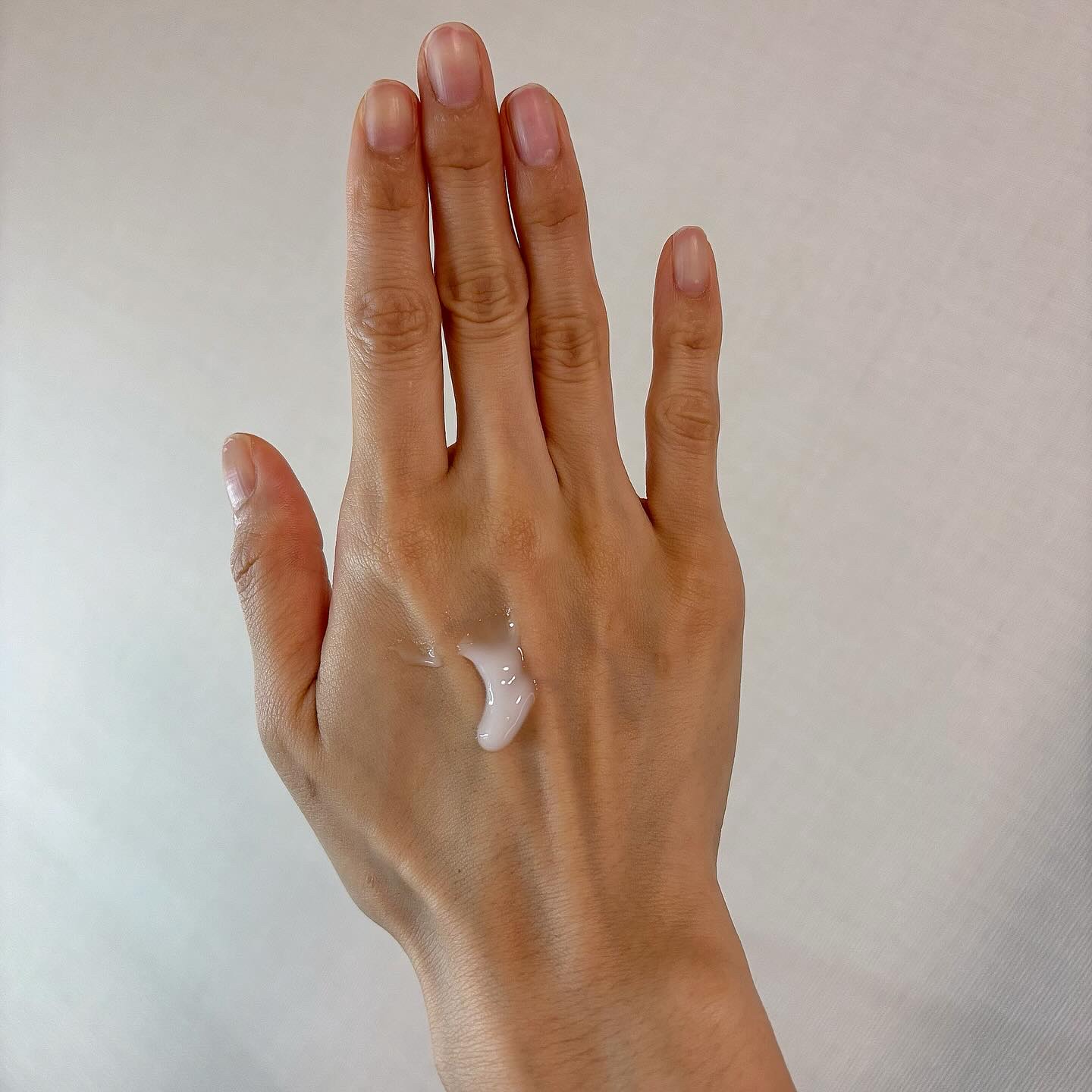 アトリックス ビューティーチャージプレミアム シワ改善 ハンドジェルクリーム 無香料/アトリックス/ハンドクリームを使ったクチコミ（2枚目）