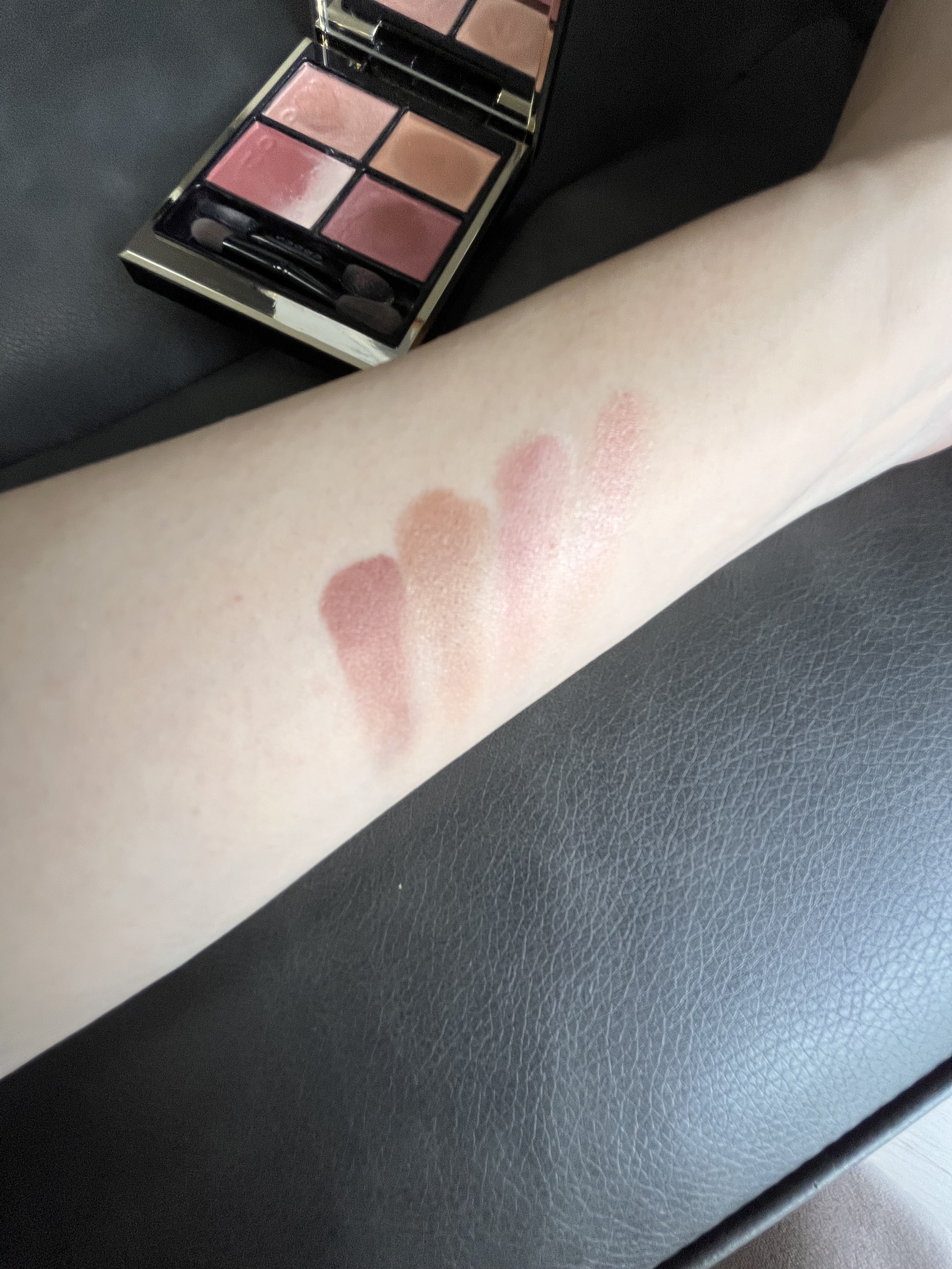 シグニチャー カラー アイズ 140 雅空 -MIYABIZORA（限定色）/SUQQU/アイシャドウパレットを使ったクチコミ（2枚目）