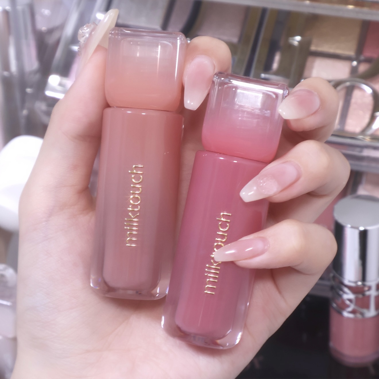 デューステインシアーリップグロス 04 メロウエンディング(WEB限定色)/Milk Touch/リップグロスを使ったクチコミ（2枚目）