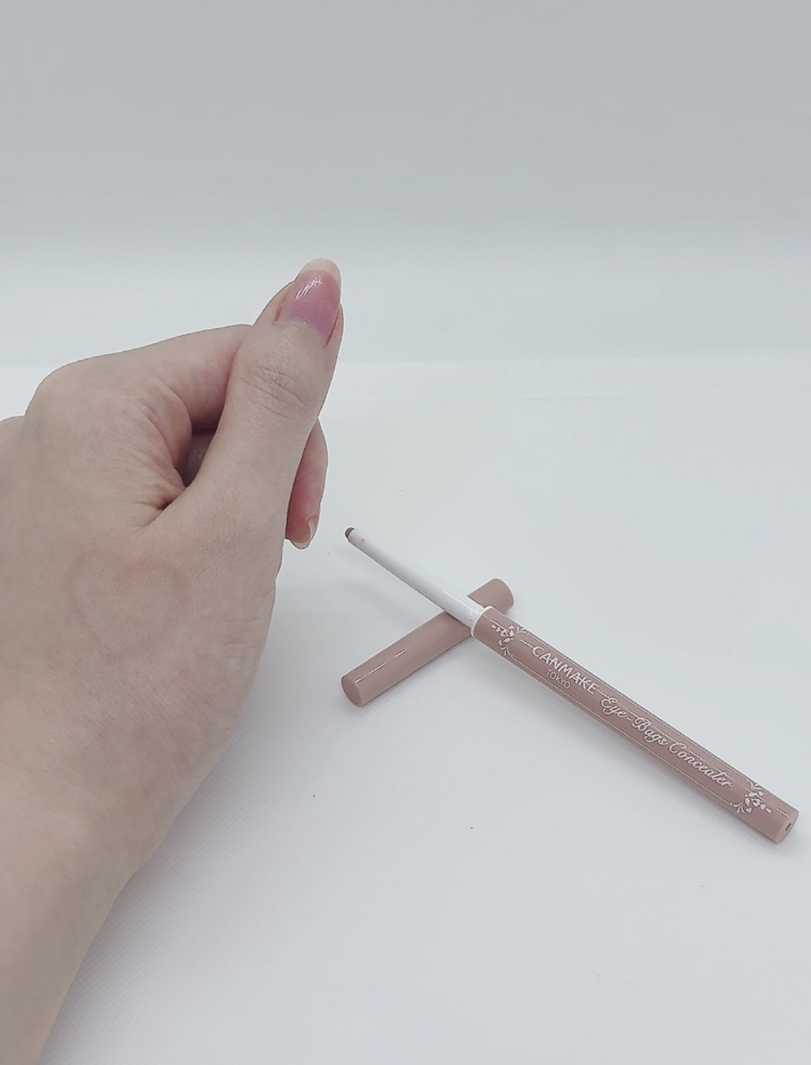 アイバッグコンシーラー/キャンメイク/ペンシルコンシーラーを使ったクチコミ（3枚目）