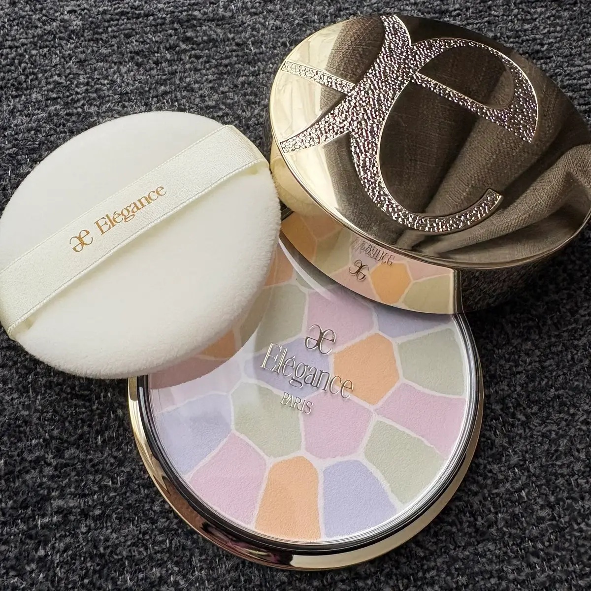 エレガンス ラ プードル オートニュアンス リクスィーズ/Elégance/プレストパウダーを使ったクチコミ（2枚目）