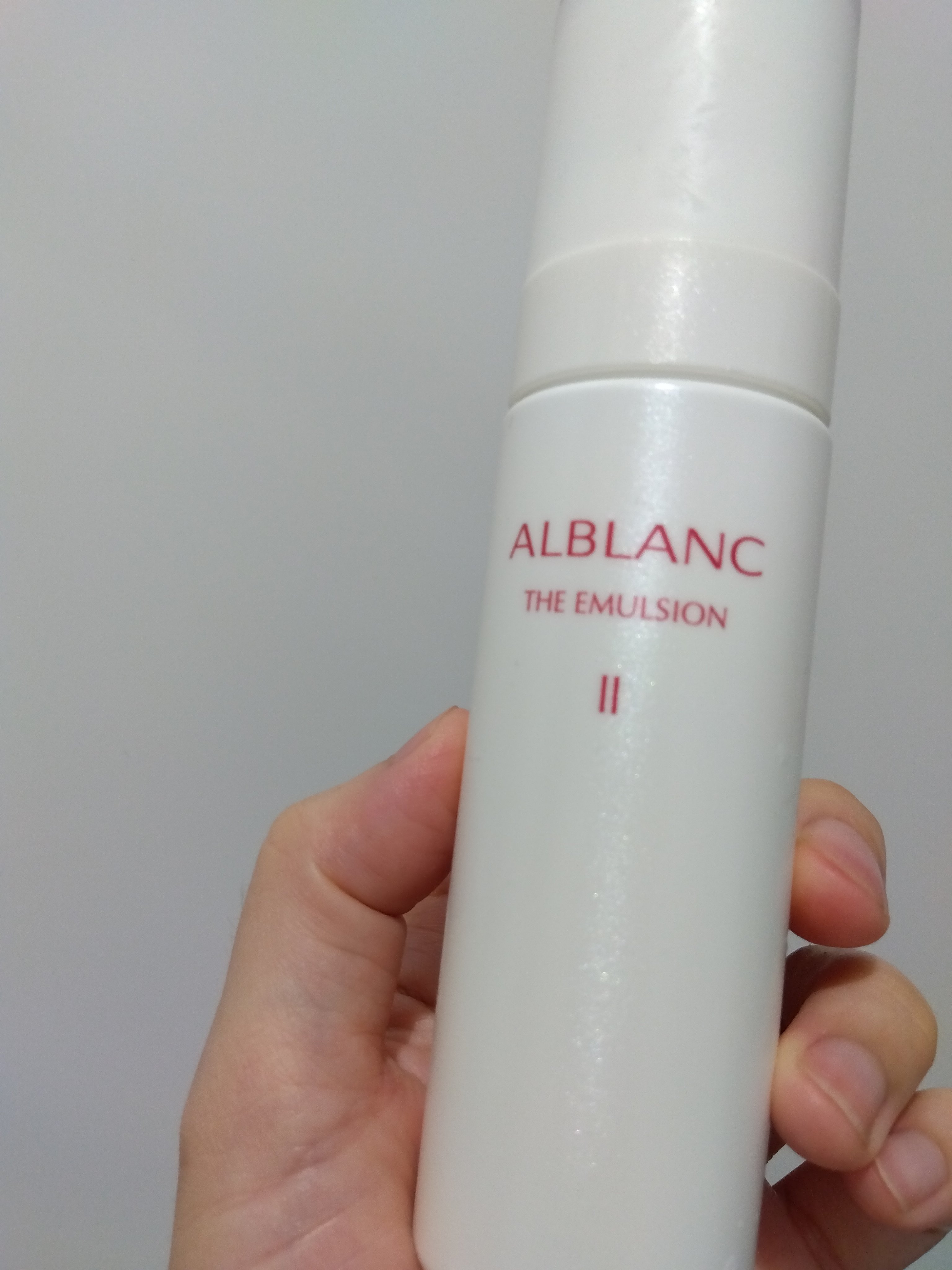 ALBLANCアルブラン ザ エマルジョンⅡ本品

こちらも使い切り❷
（容器を捨てられない👻）

夜用なので　夜のスキンケアに３プッシュしてました！
ALBLANCは香りが本当に好きすぎる

リラックスできる香りでした◎

ベタつきにく