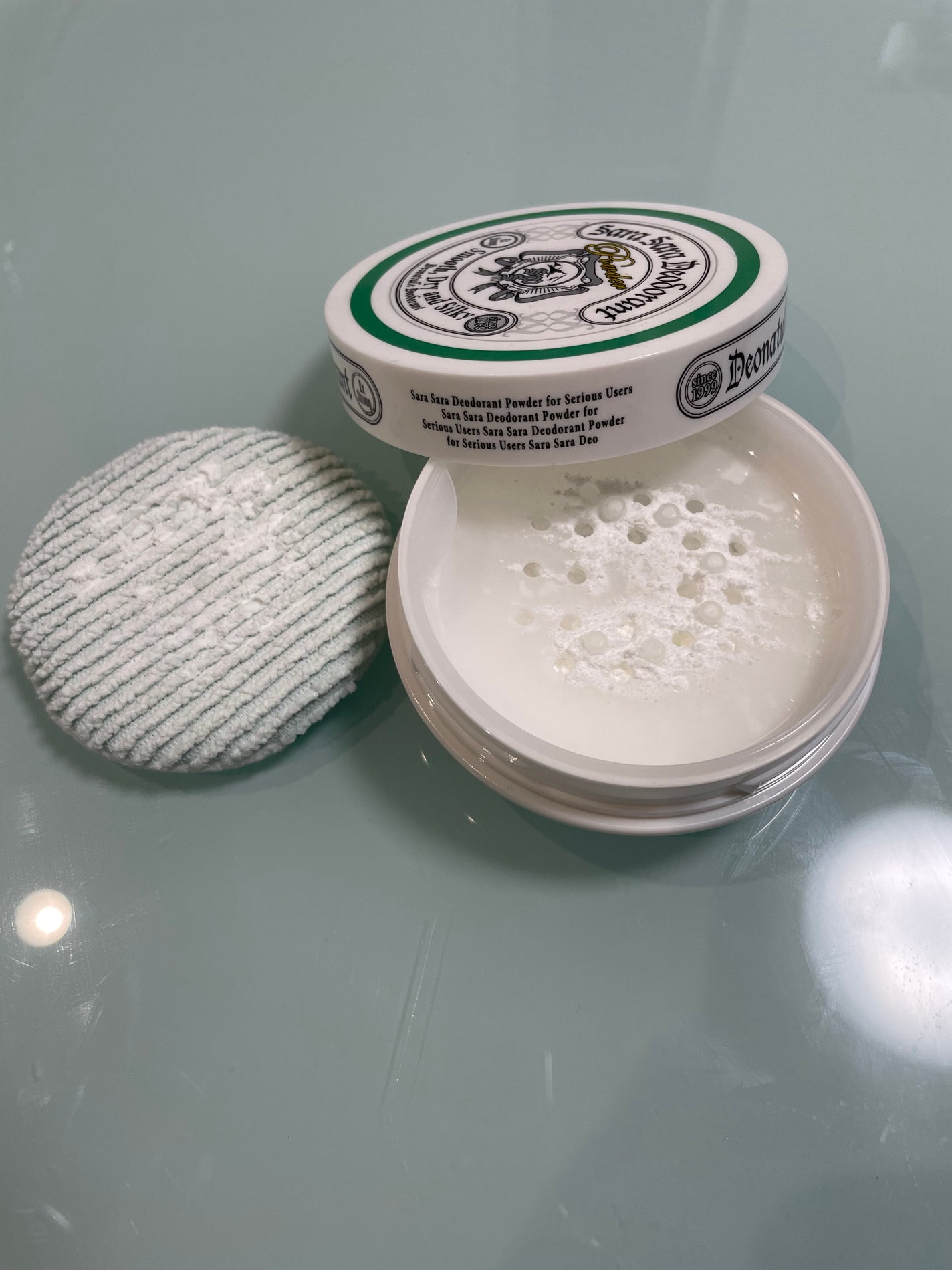 薬用さらさらデオドラントパウダー/デオナチュレ/デオドラント・制汗剤を使ったクチコミ(2枚目)