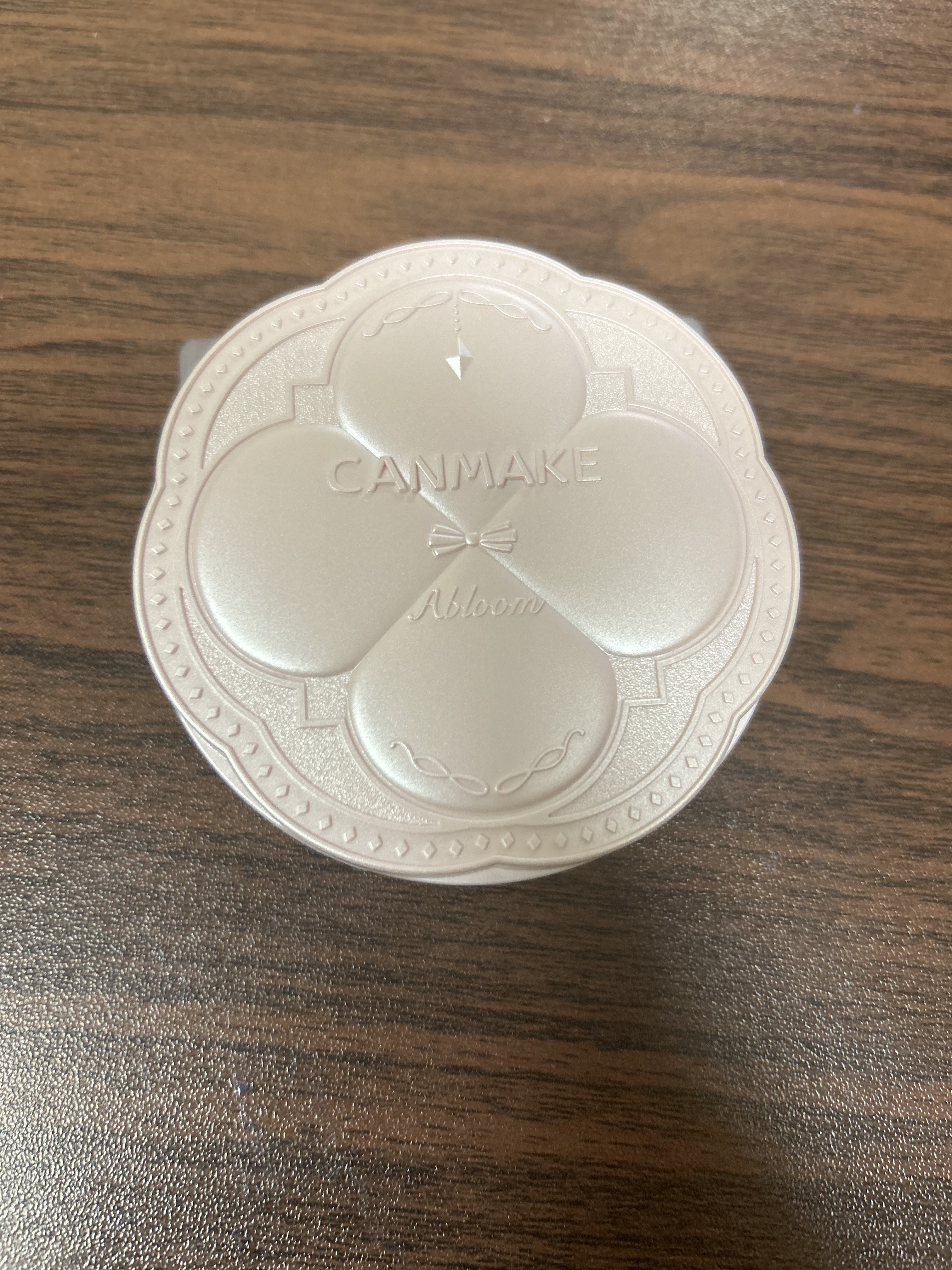 マシュマロフィニッシュパウダー　～Abloom～/キャンメイク/プレストパウダーを使ったクチコミ（2枚目）